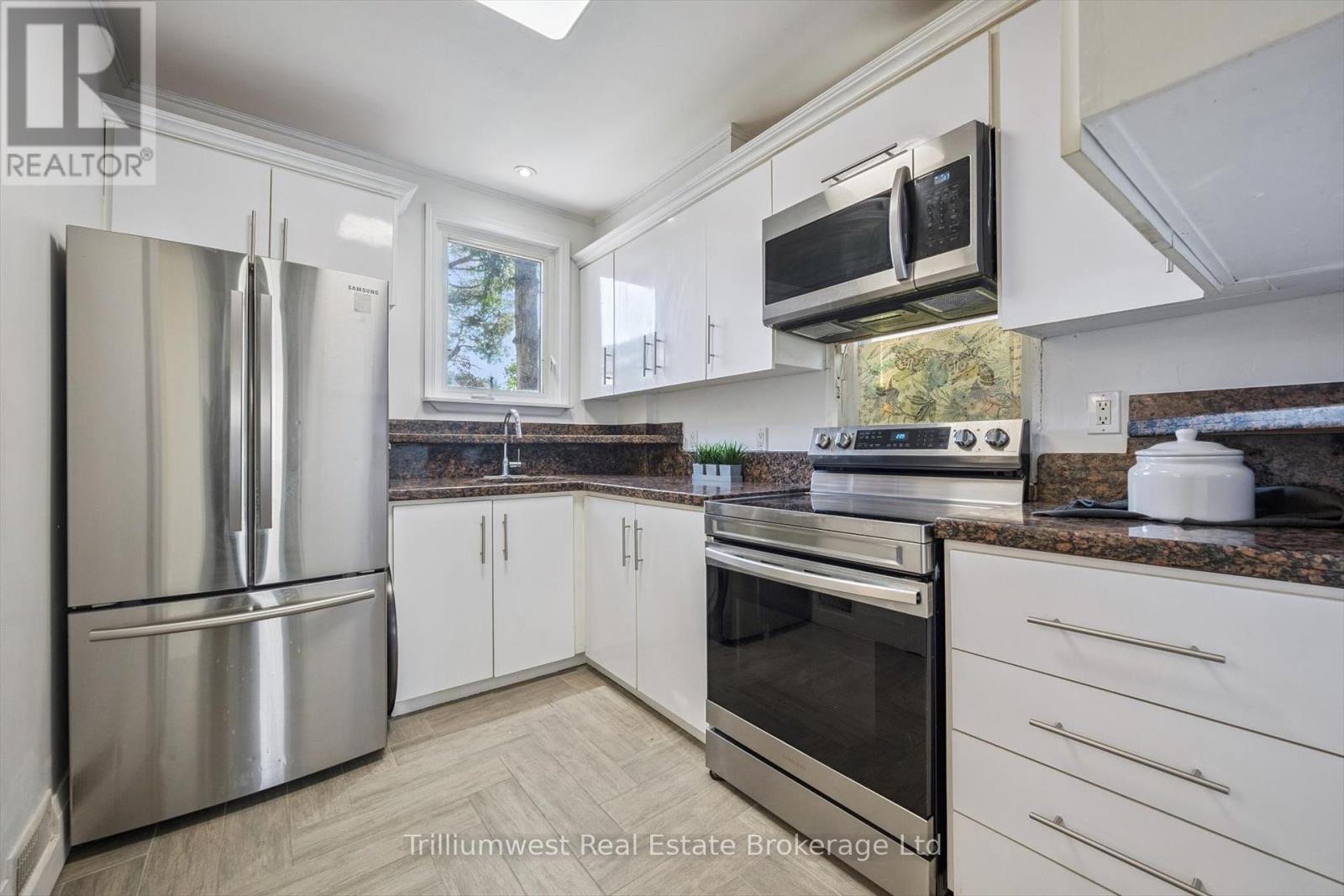 405 Wellington Street N, Kitchener, Ontario  N2H 5L3 - Photo 13 - X12458146
