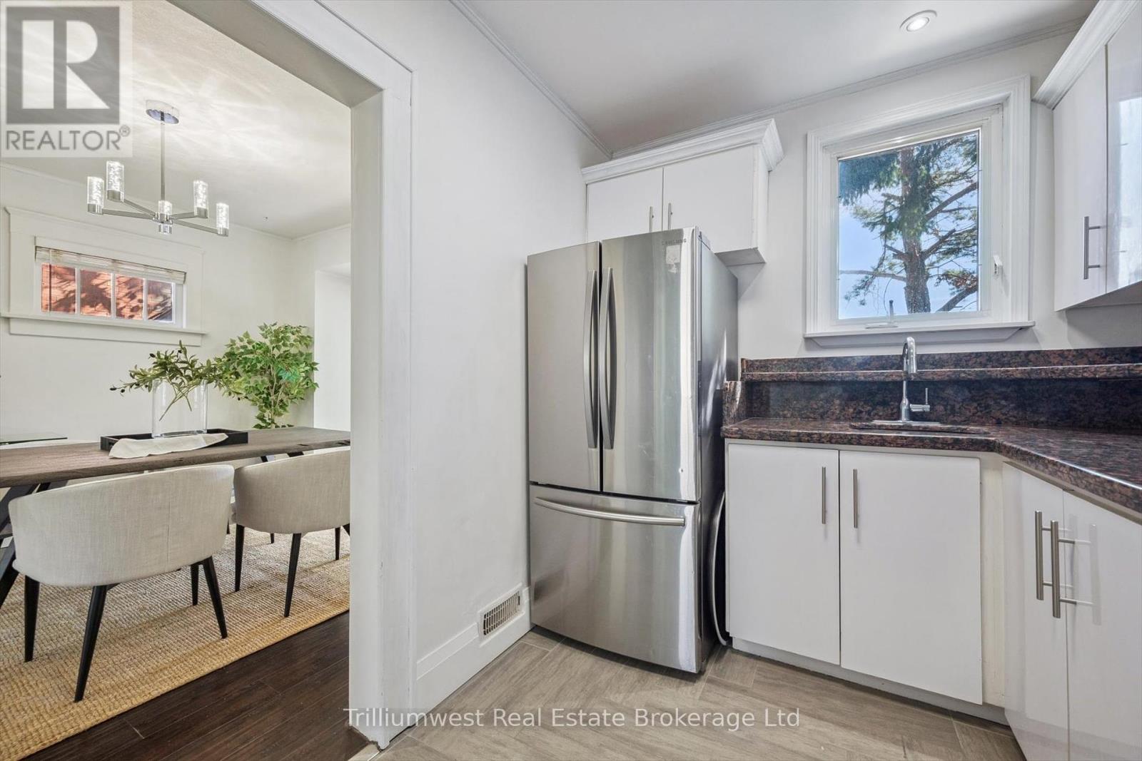 405 Wellington Street N, Kitchener, Ontario  N2H 5L3 - Photo 14 - X12458146