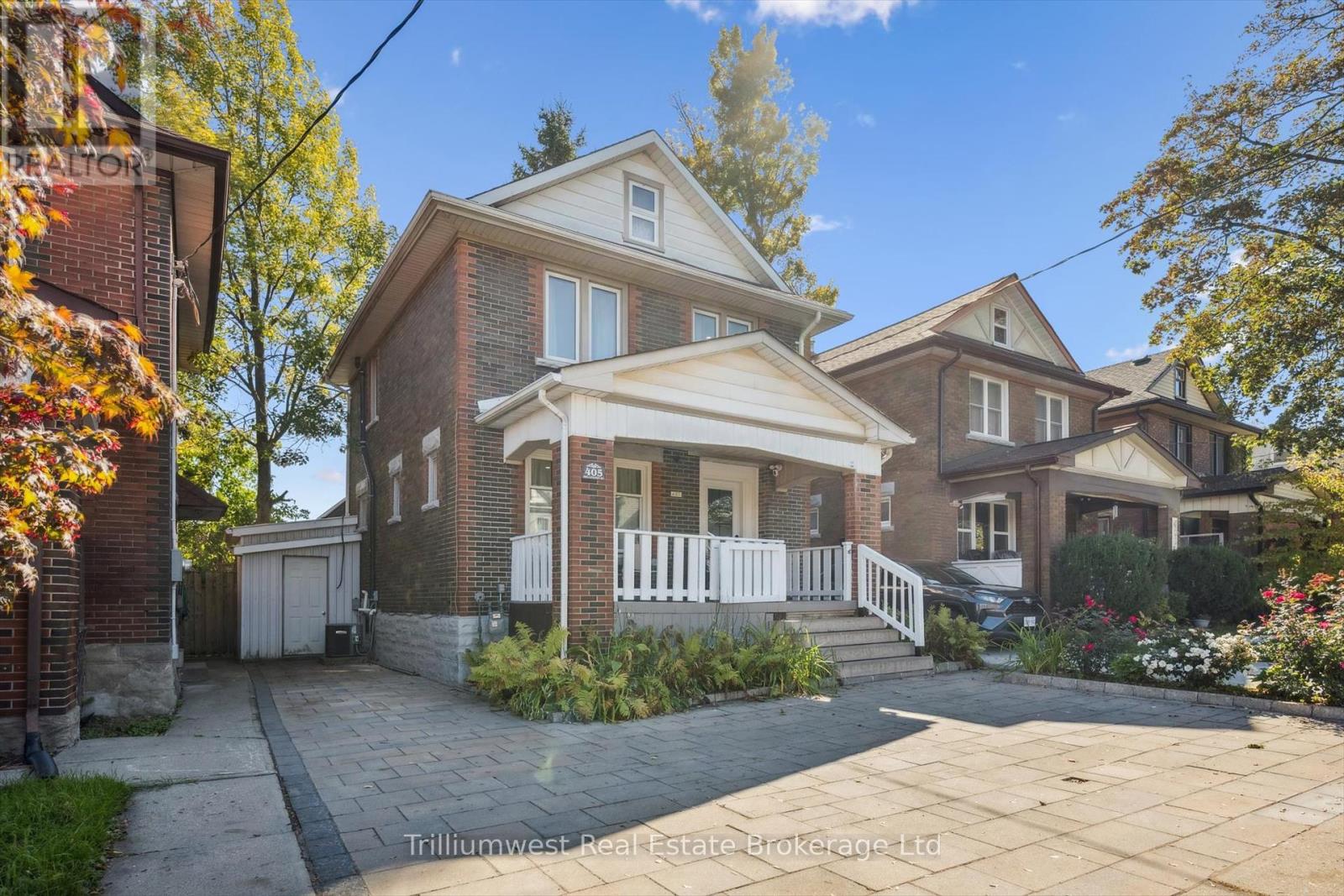 Property at 405 WELLINGTON STREET N image 2