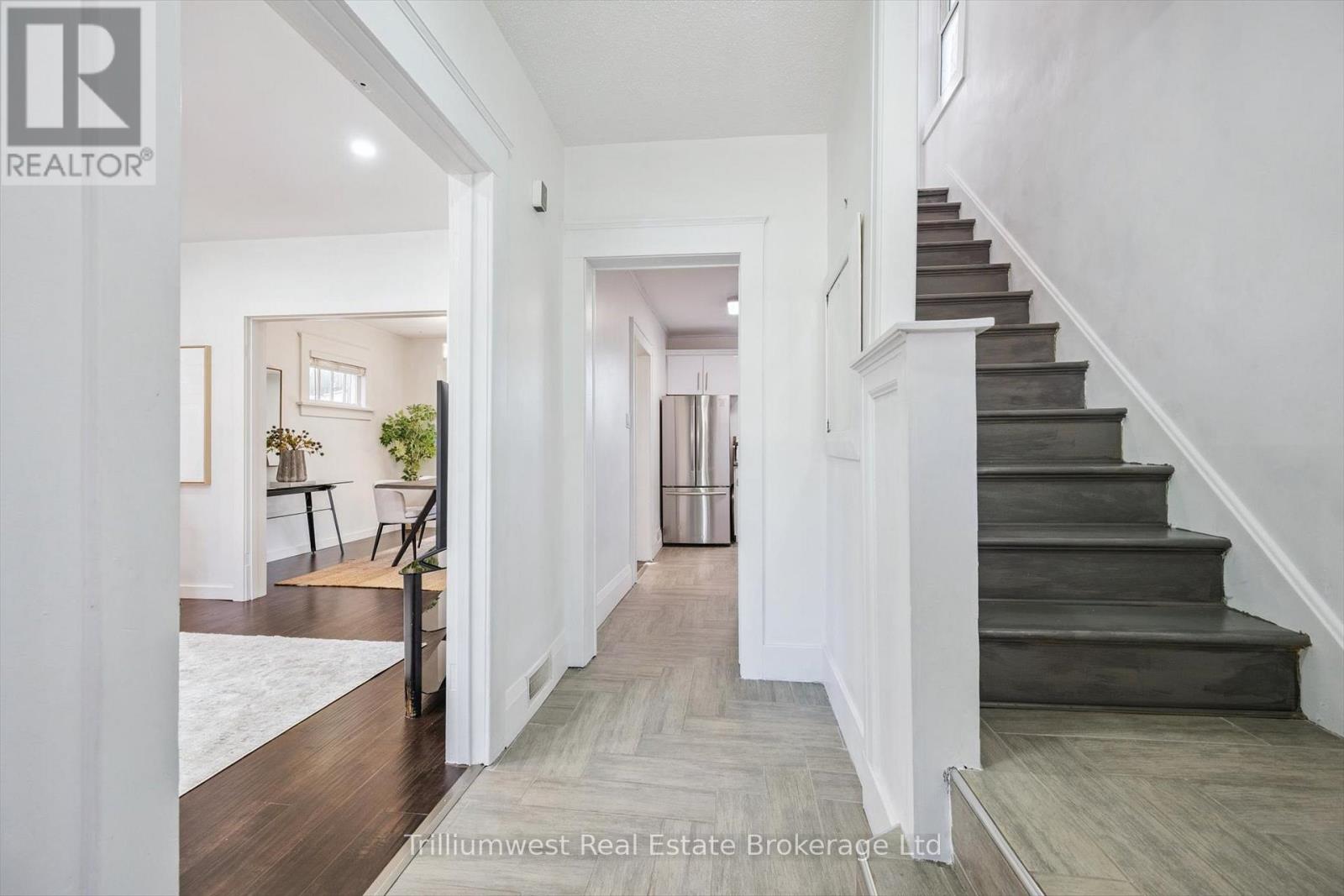 405 Wellington Street N, Kitchener, Ontario  N2H 5L3 - Photo 6 - X12458146