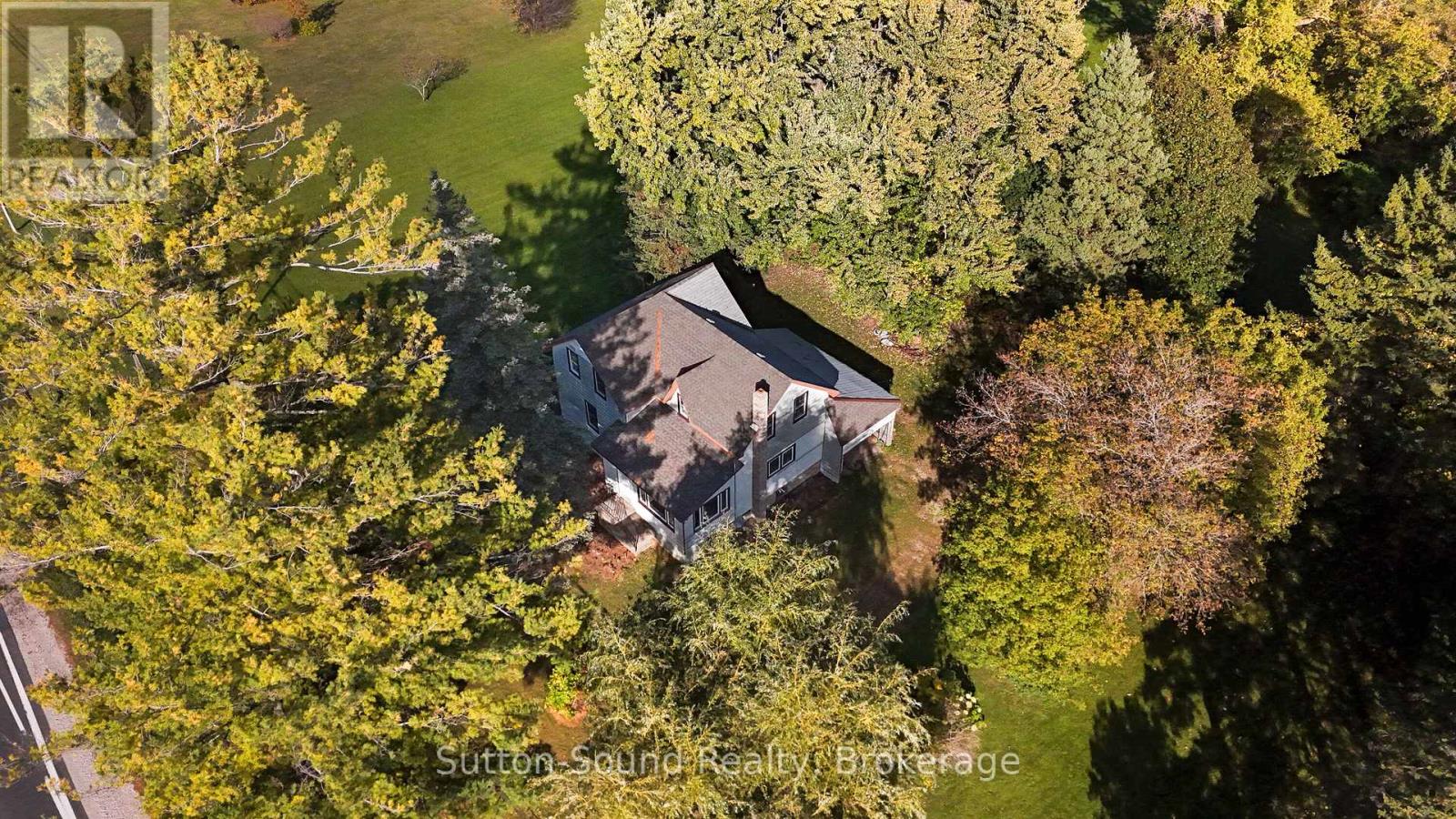 19733 Hwy 6 Highway, Georgian Bluffs, Ontario  N1M 2W3 - Photo 29 - X12458152