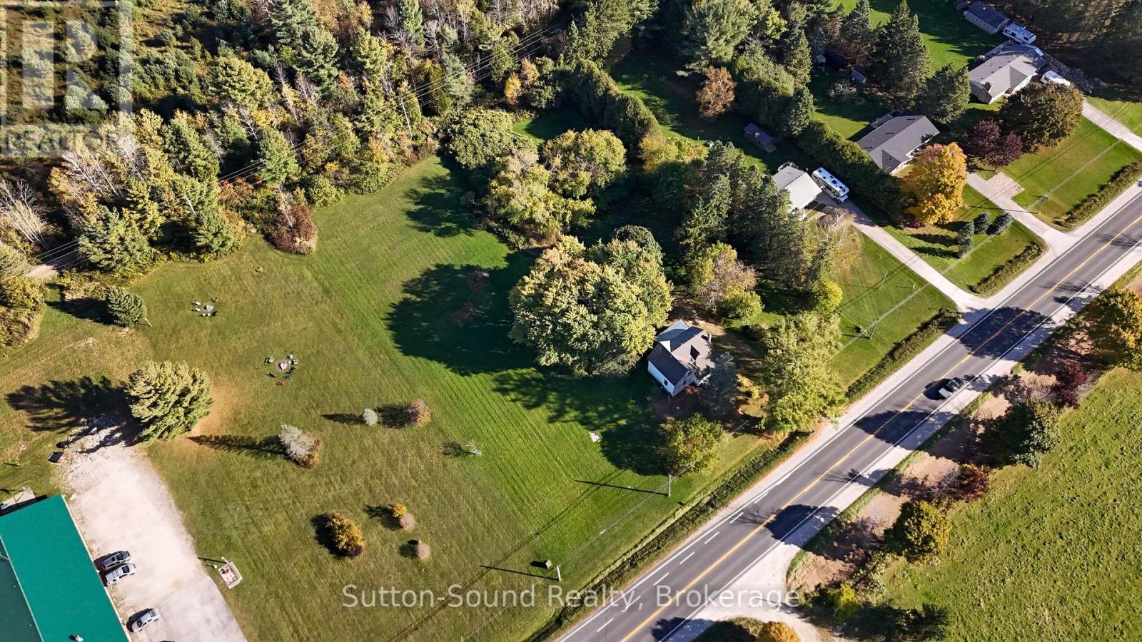 19733 Hwy 6 Highway, Georgian Bluffs, Ontario  N1M 2W3 - Photo 31 - X12458152
