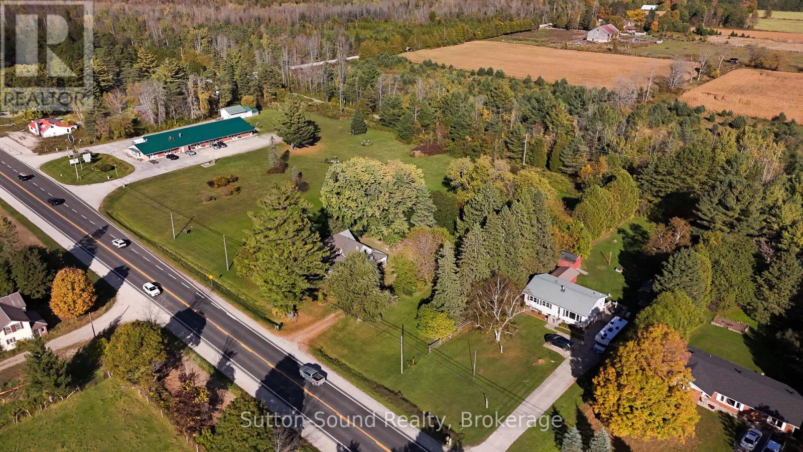 19733 Hwy 6 Highway, Georgian Bluffs, Ontario  N1M 2W3 - Photo 32 - X12458152