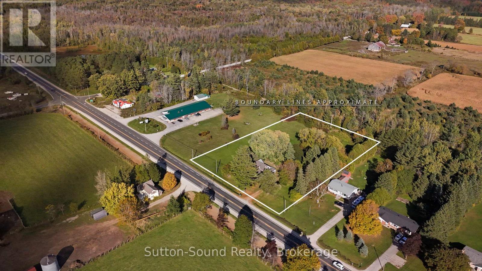 19733 Hwy 6 Highway, Georgian Bluffs, Ontario  N1M 2W3 - Photo 33 - X12458152