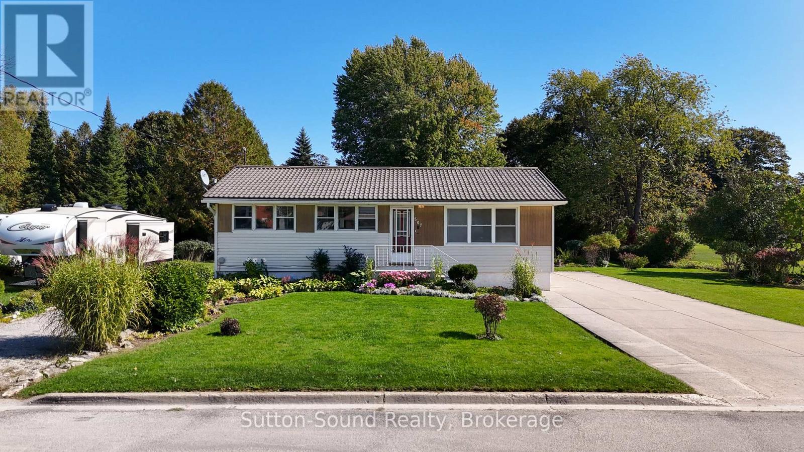 507 MCNAUGHTON STREET, South Bruce Peninsula, Ontario