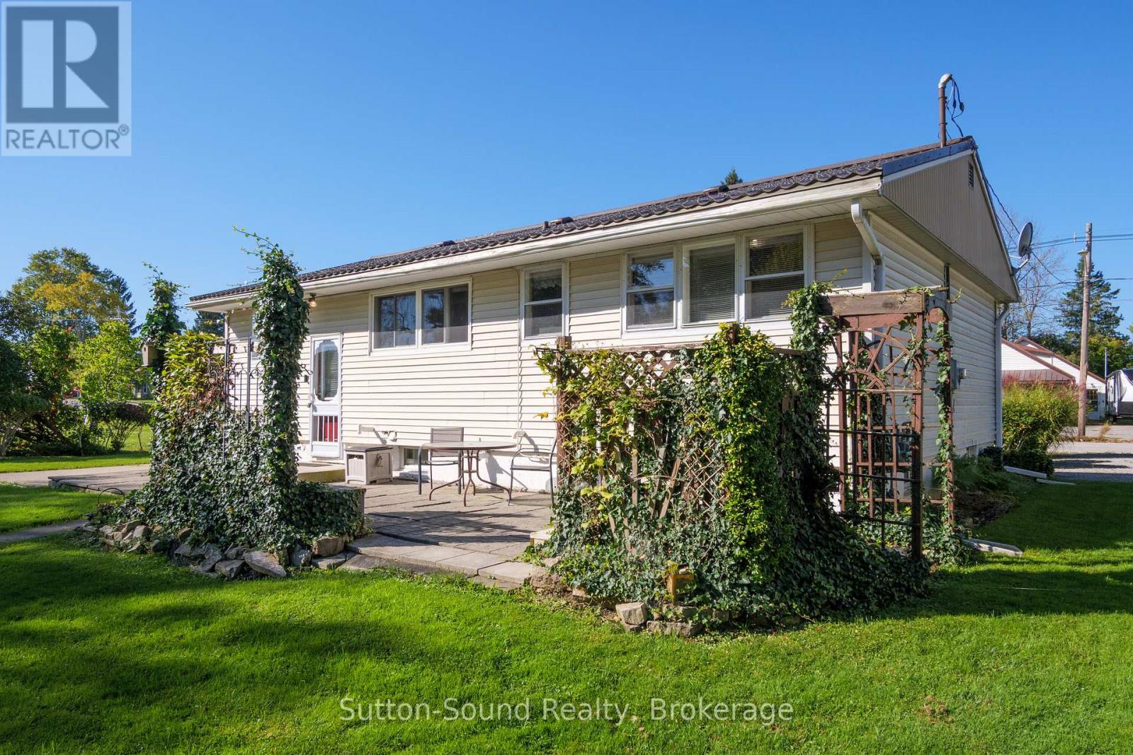 507 Mcnaughton Street, South Bruce Peninsula, Ontario  N0H 2T0 - Photo 32 - X12458155