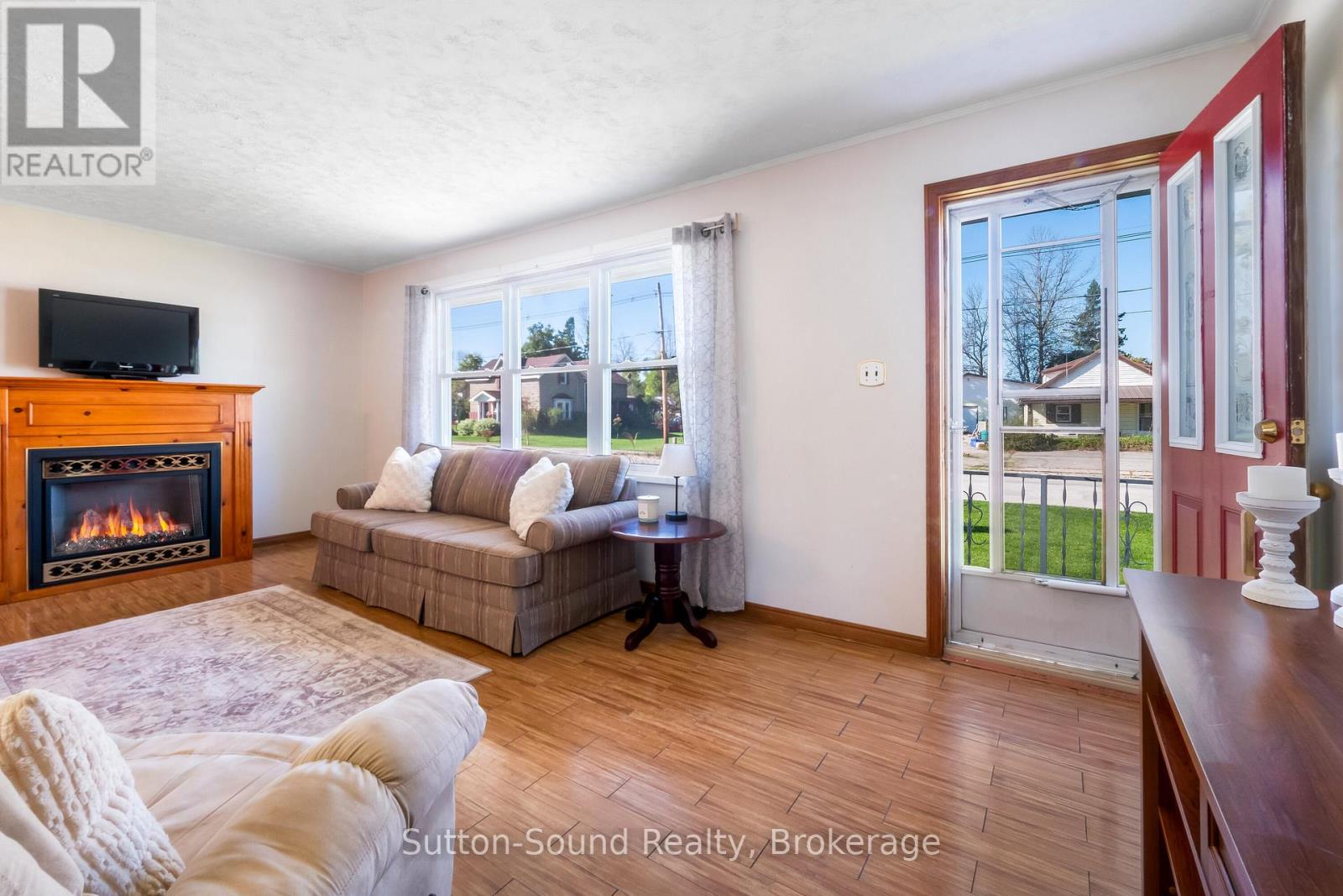 507 Mcnaughton Street, South Bruce Peninsula, Ontario  N0H 2T0 - Photo 4 - X12458155