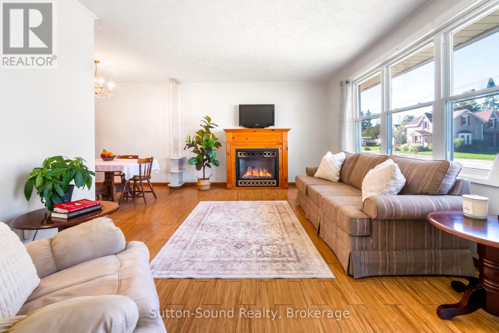 507 Mcnaughton Street, South Bruce Peninsula, Ontario  N0H 2T0 - Photo 6 - X12458155