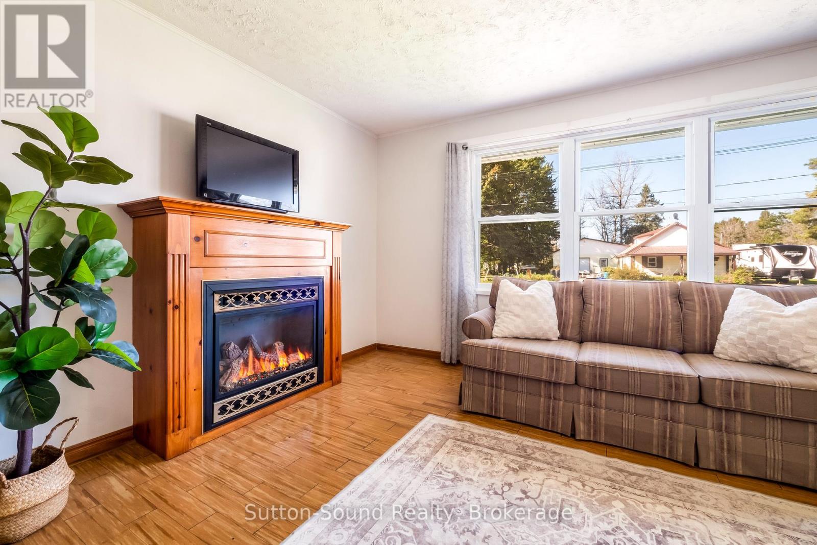 507 Mcnaughton Street, South Bruce Peninsula, Ontario  N0H 2T0 - Photo 9 - X12458155