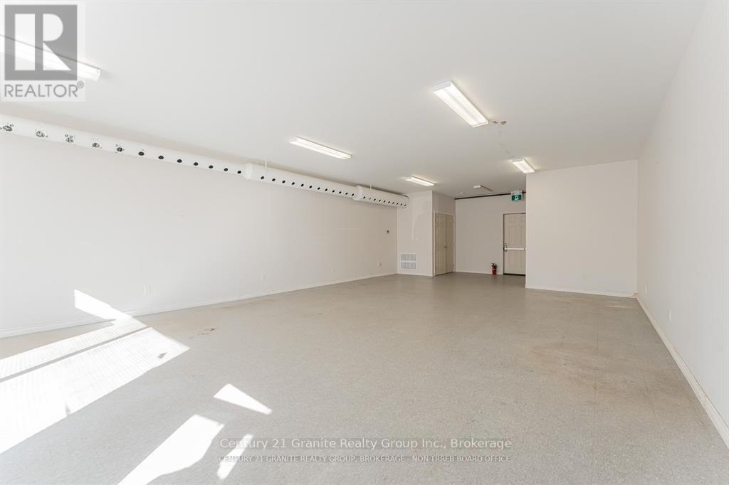 3 - 12818 Highway 35 W, Minden Hills, Ontario  K0M 2K0 - Photo 3 - X12458158