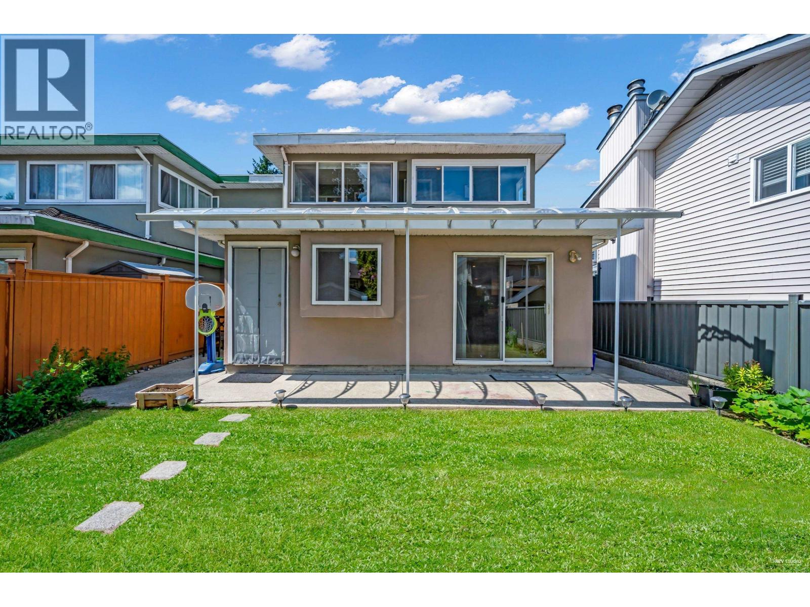 7222 16TH AVENUE, burnaby, British Columbia