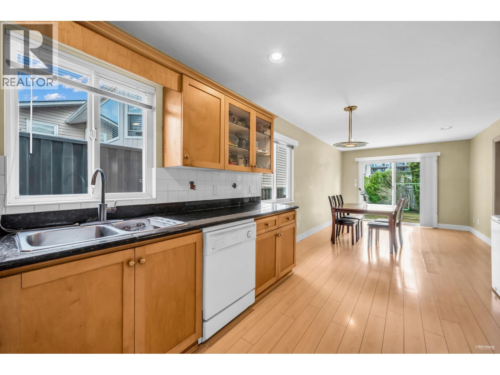 7222 16th Avenue, Burnaby, British Columbia  V3N 1N5 - Photo 11 - R3057684