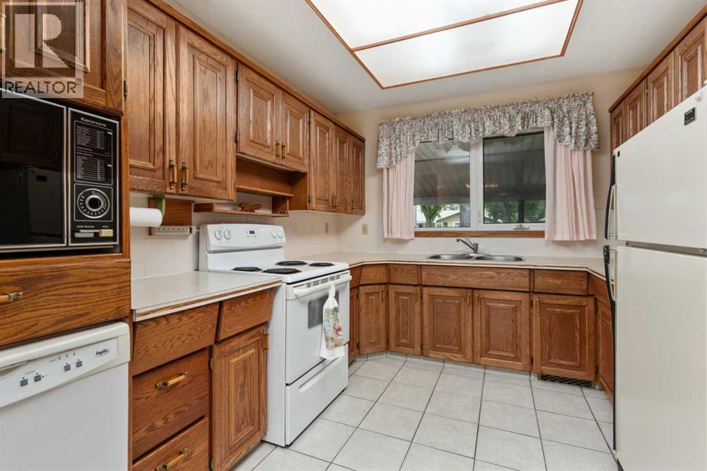6508 45 Avenue, Camrose, Alberta  T4V 0C5 - Photo 9 - A2241644