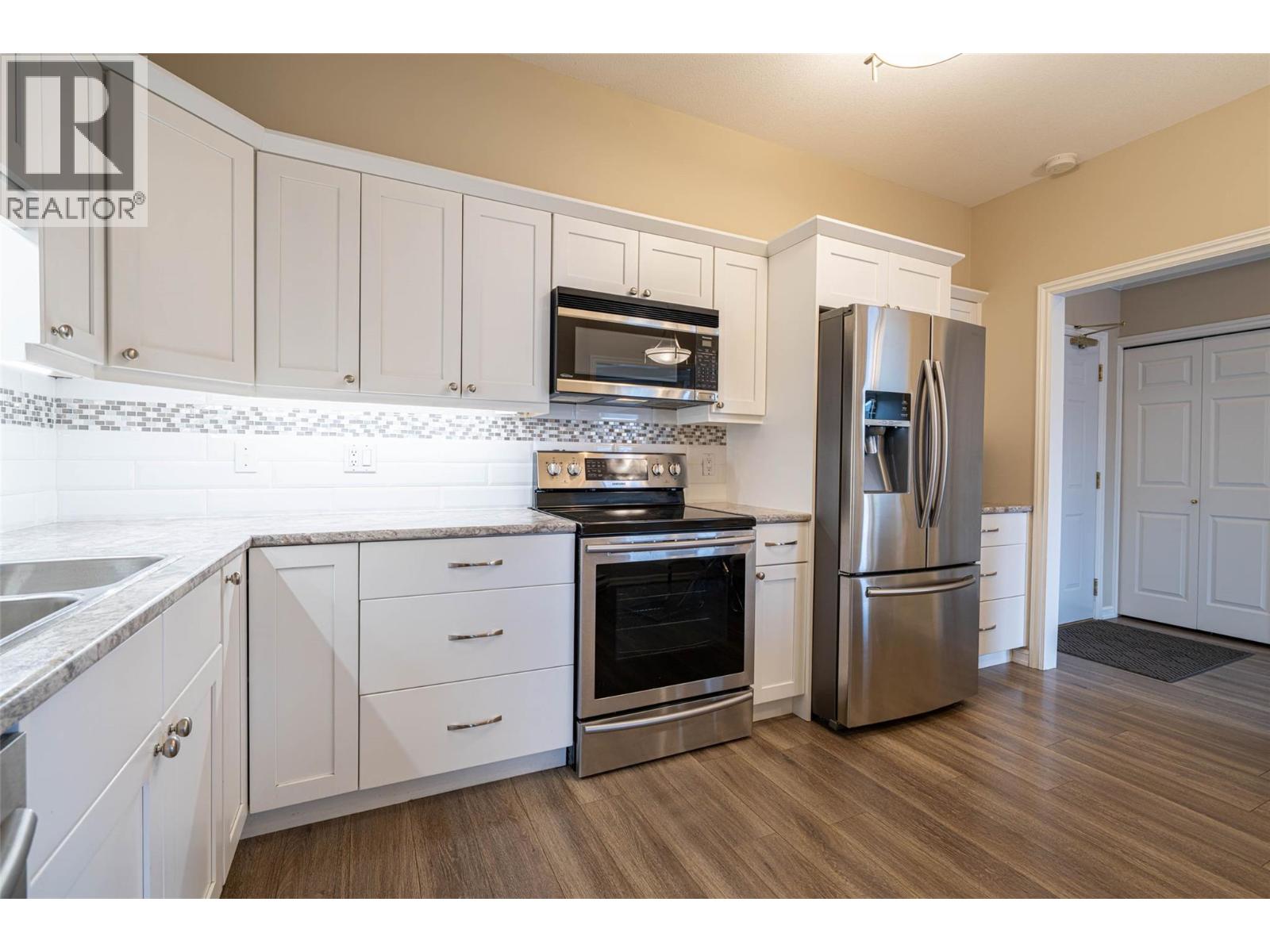 3300 Centennial Drive Unit# 411 Vernon, BC V1T9M5_3