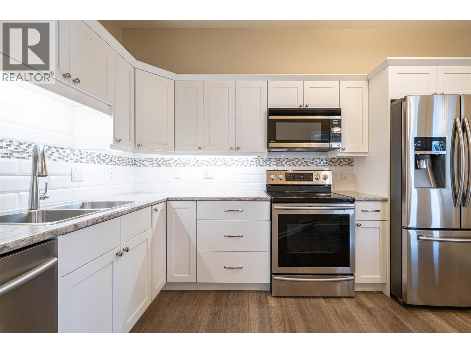 3300 Centennial Drive Unit# 411 Vernon, BC V1T9M5_17
