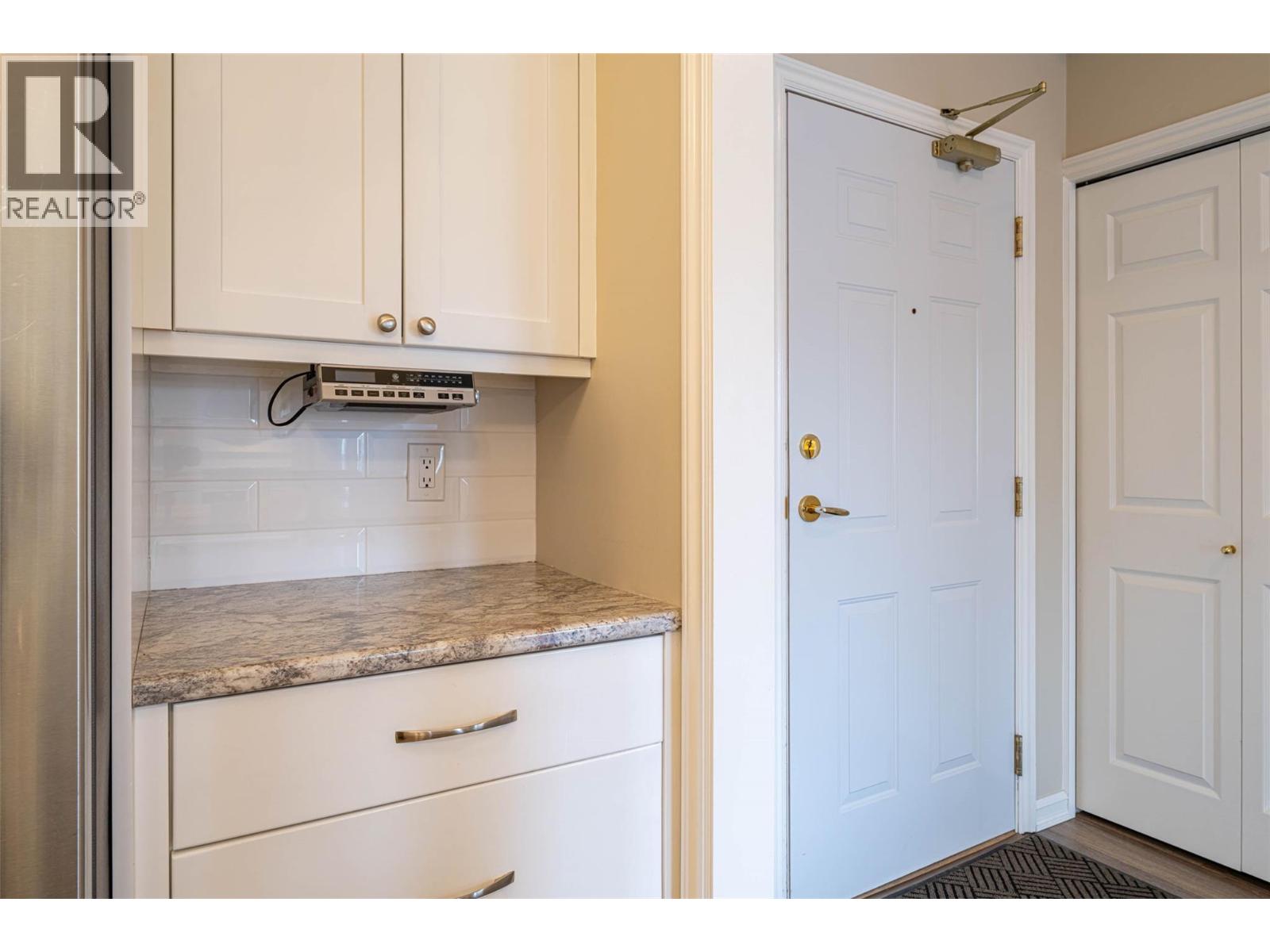 3300 Centennial Drive Unit# 411 Vernon, BC V1T9M5_19