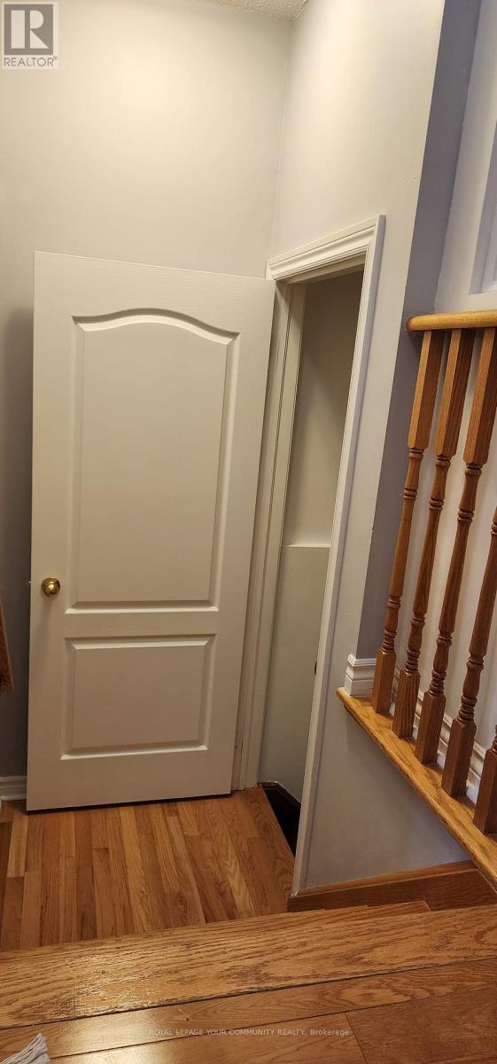 4 Daniel Reaman Crescent, Vaughan, Ontario  L4J 8T7 - Photo 4 - N12458156