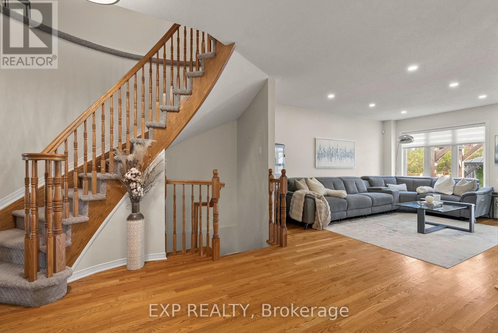 229 Duntroon Circle, Ottawa, Ontario  K1T 4C9 - Photo 10 - X12458190