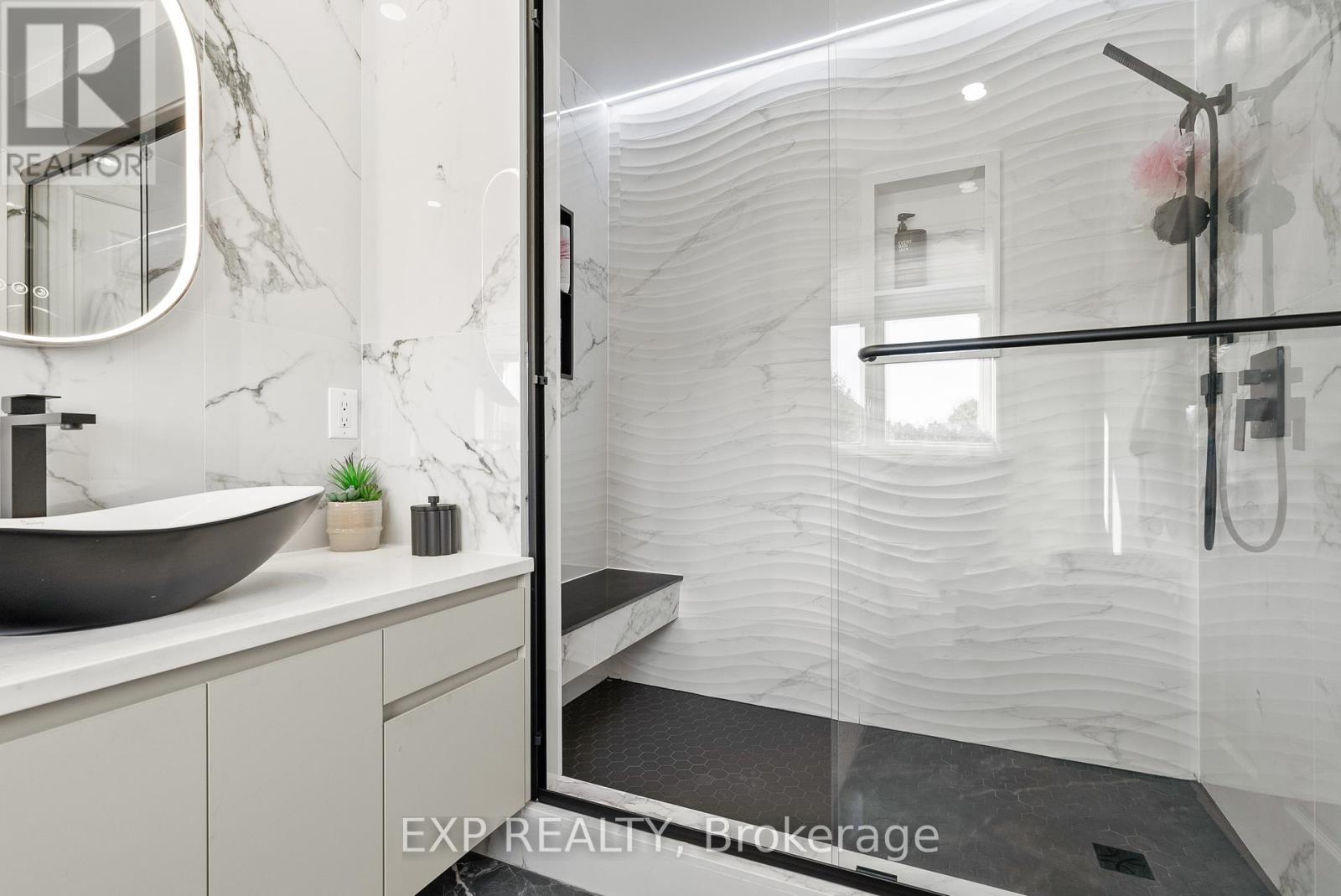 229 Duntroon Circle, Ottawa, Ontario  K1T 4C9 - Photo 18 - X12458190
