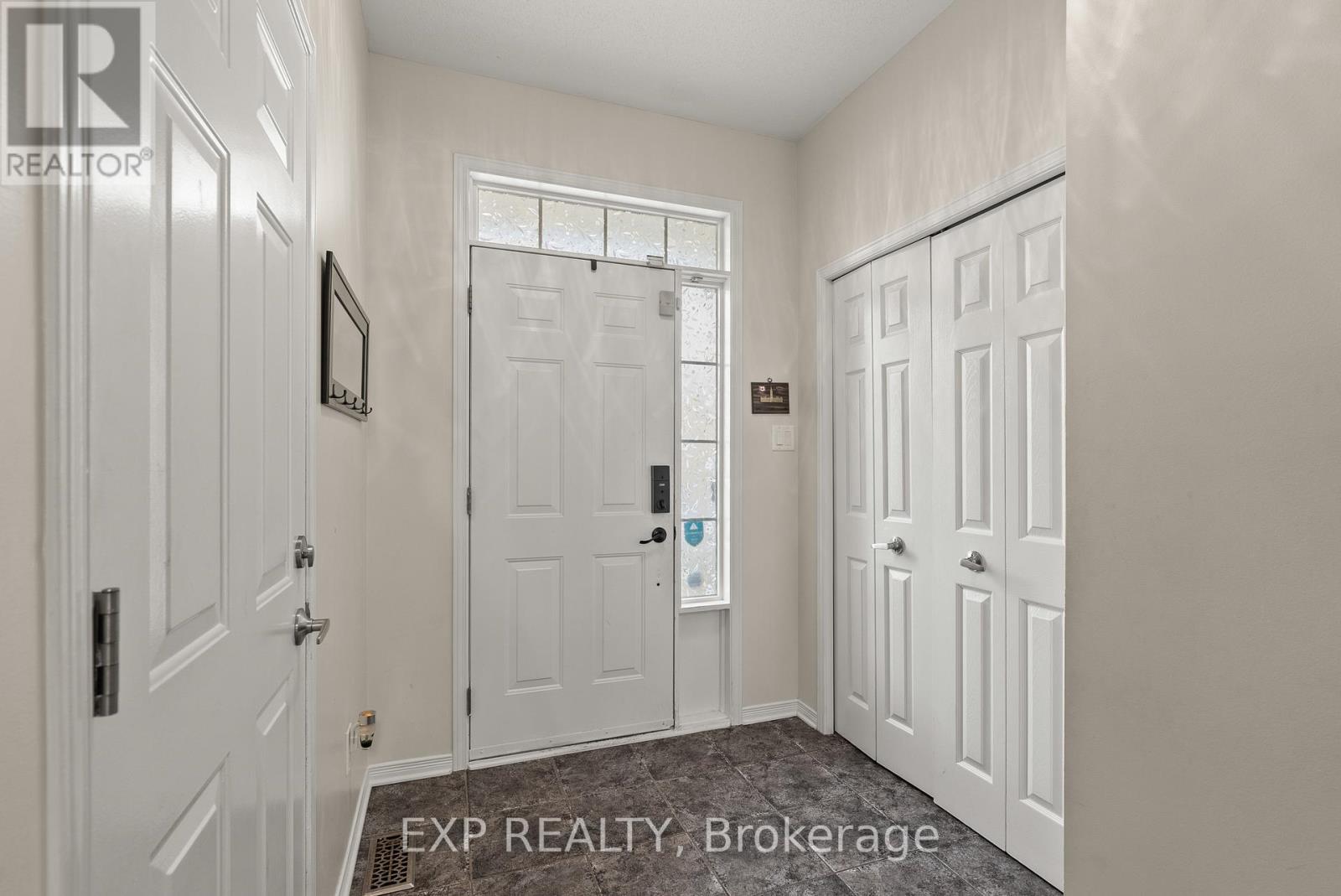 229 Duntroon Circle, Ottawa, Ontario  K1T 4C9 - Photo 3 - X12458190