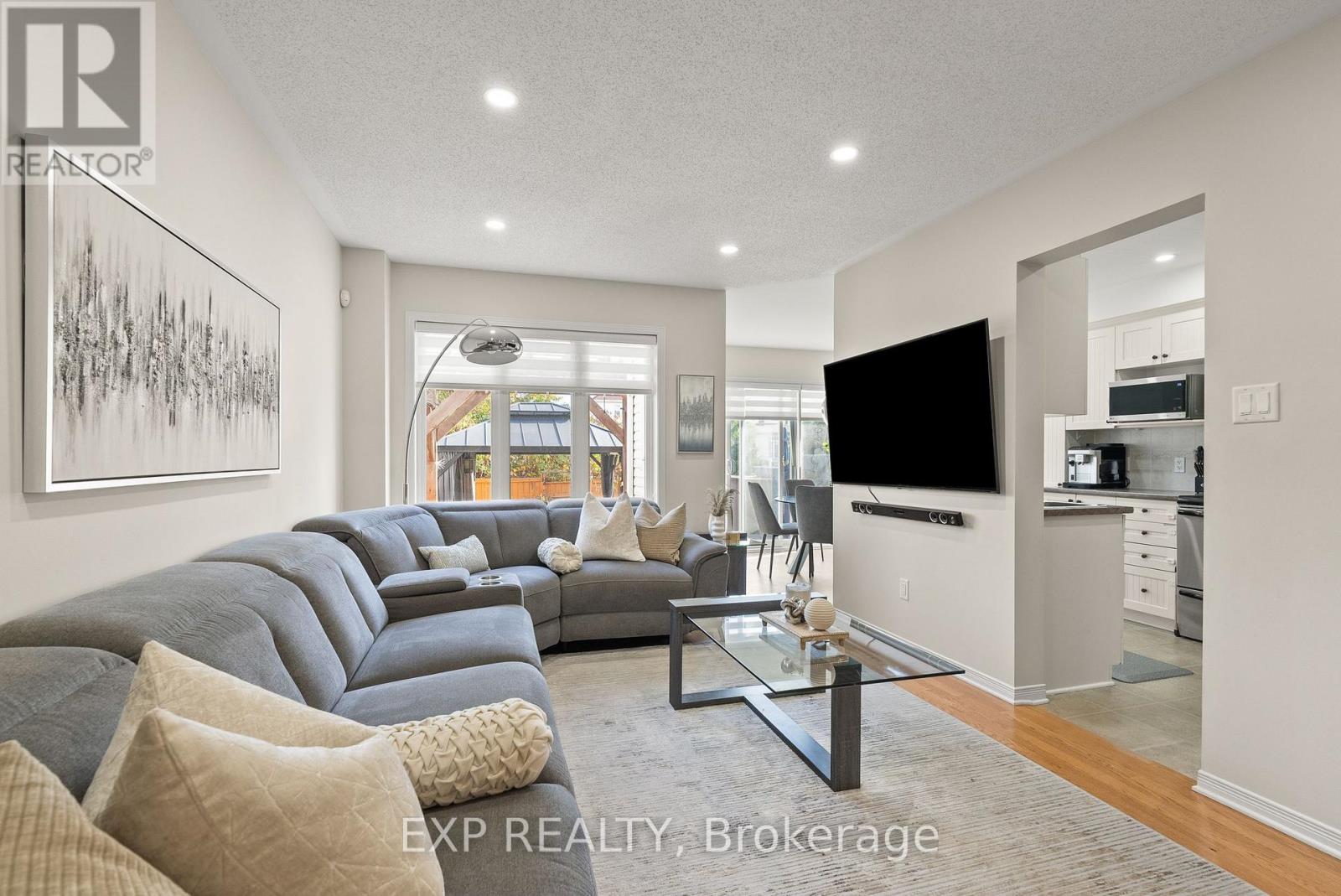 229 Duntroon Circle, Ottawa, Ontario  K1T 4C9 - Photo 8 - X12458190
