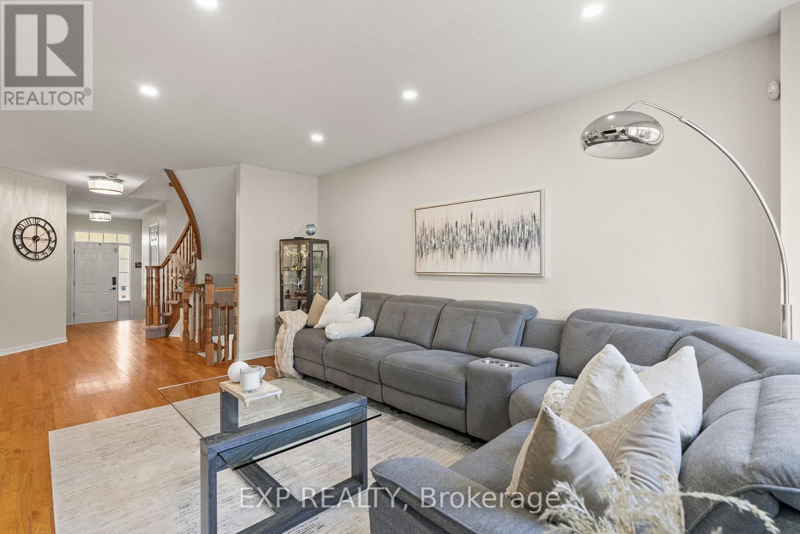 229 Duntroon Circle, Ottawa, Ontario  K1T 4C9 - Photo 9 - X12458190