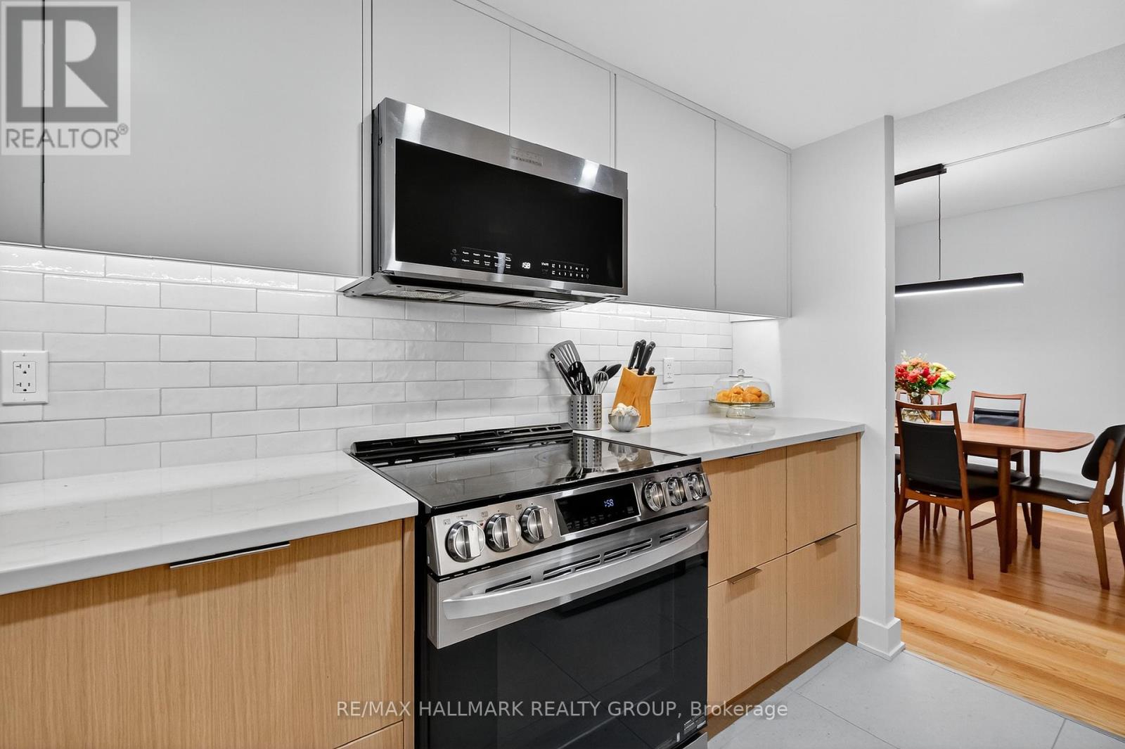 202 - 317 Metcalfe Street, Ottawa, Ontario  K2P 1S3 - Photo 5 - X12458199