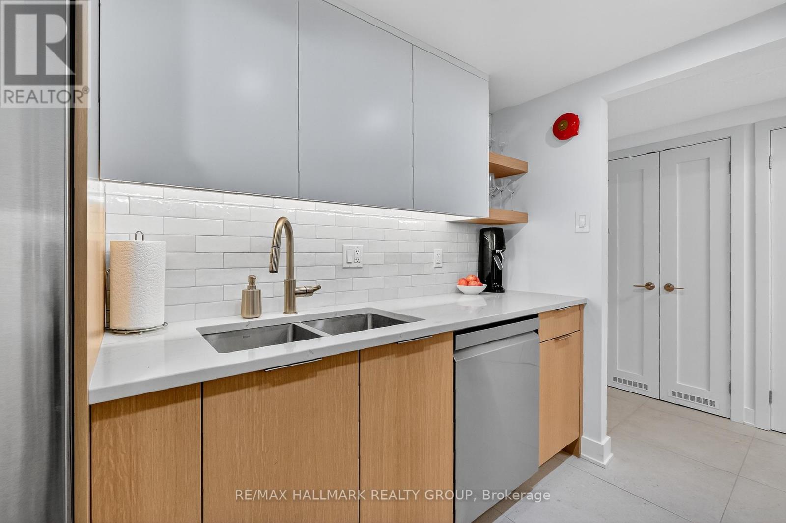 202 - 317 Metcalfe Street, Ottawa, Ontario  K2P 1S3 - Photo 6 - X12458199