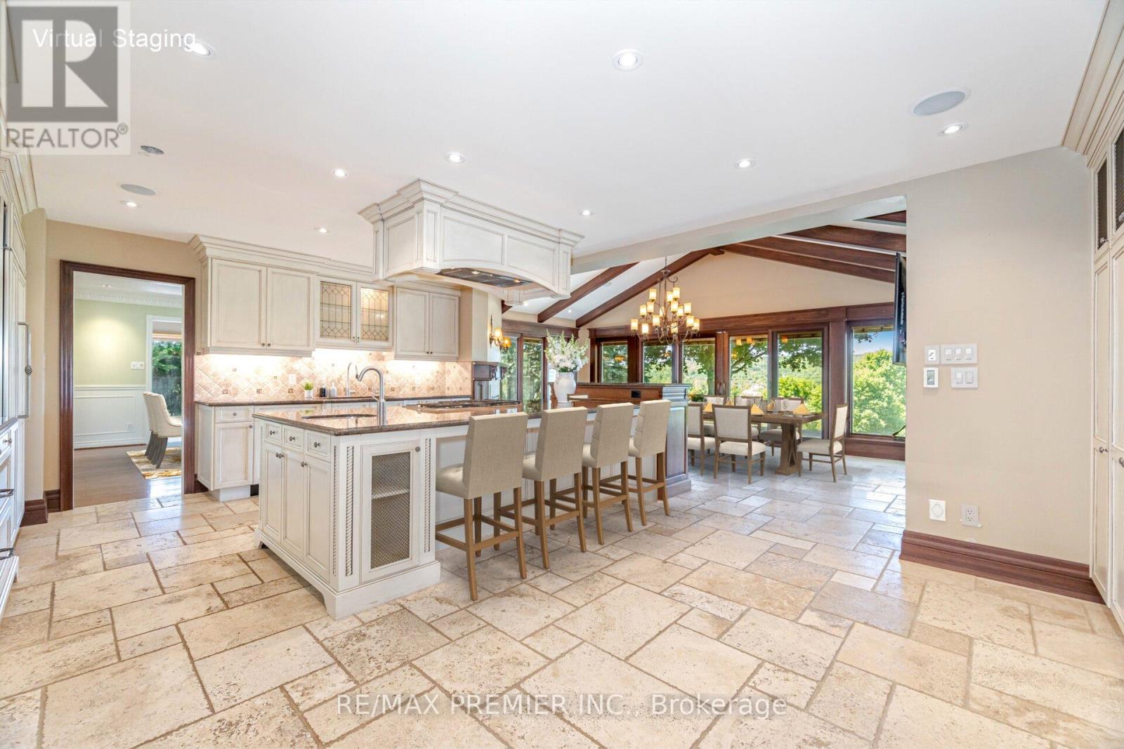18 Ingleview Drive, Caledon, Ontario  L7C 1P3 - Photo 10 - W12458136