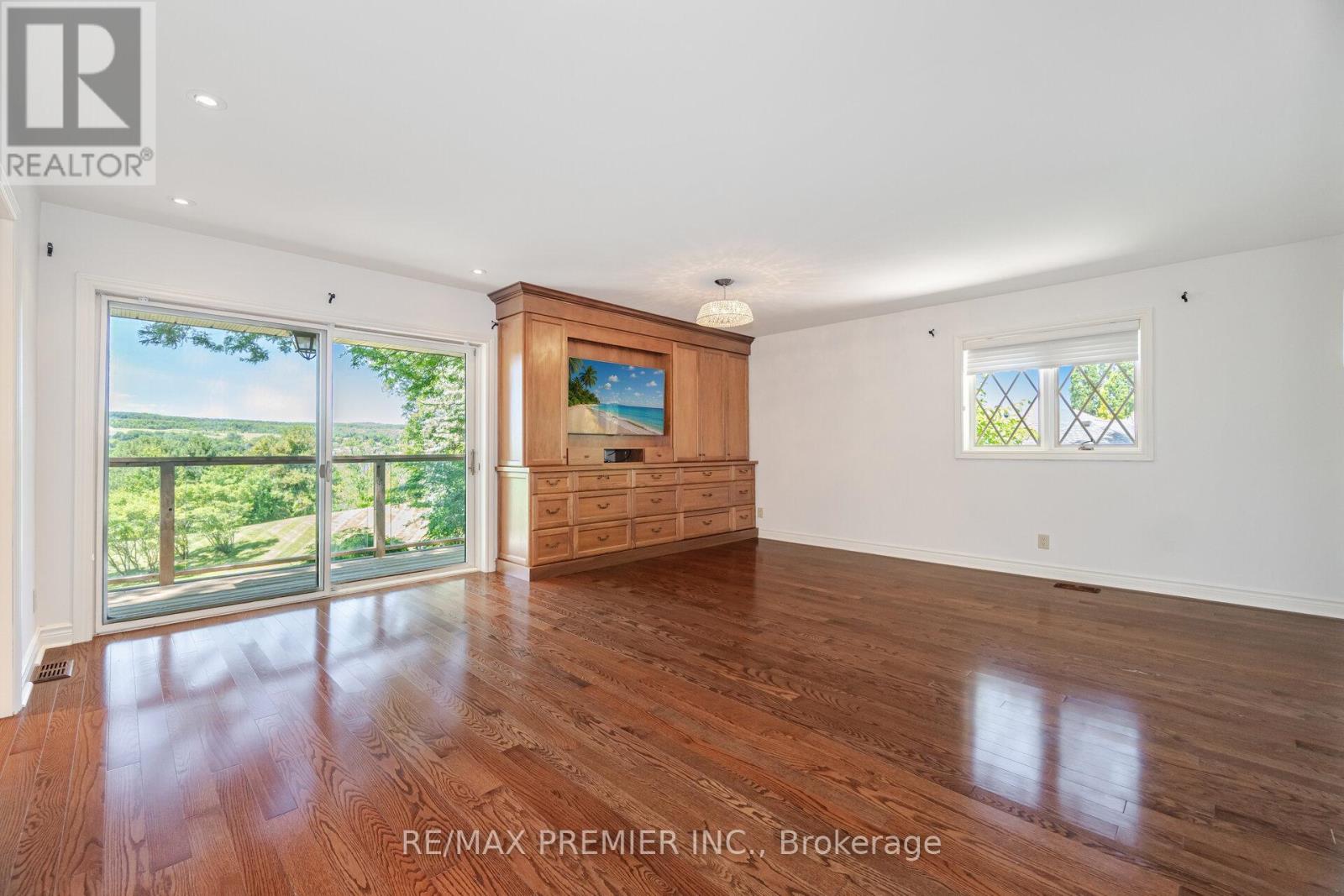 18 Ingleview Drive, Caledon, Ontario  L7C 1P3 - Photo 26 - W12458136