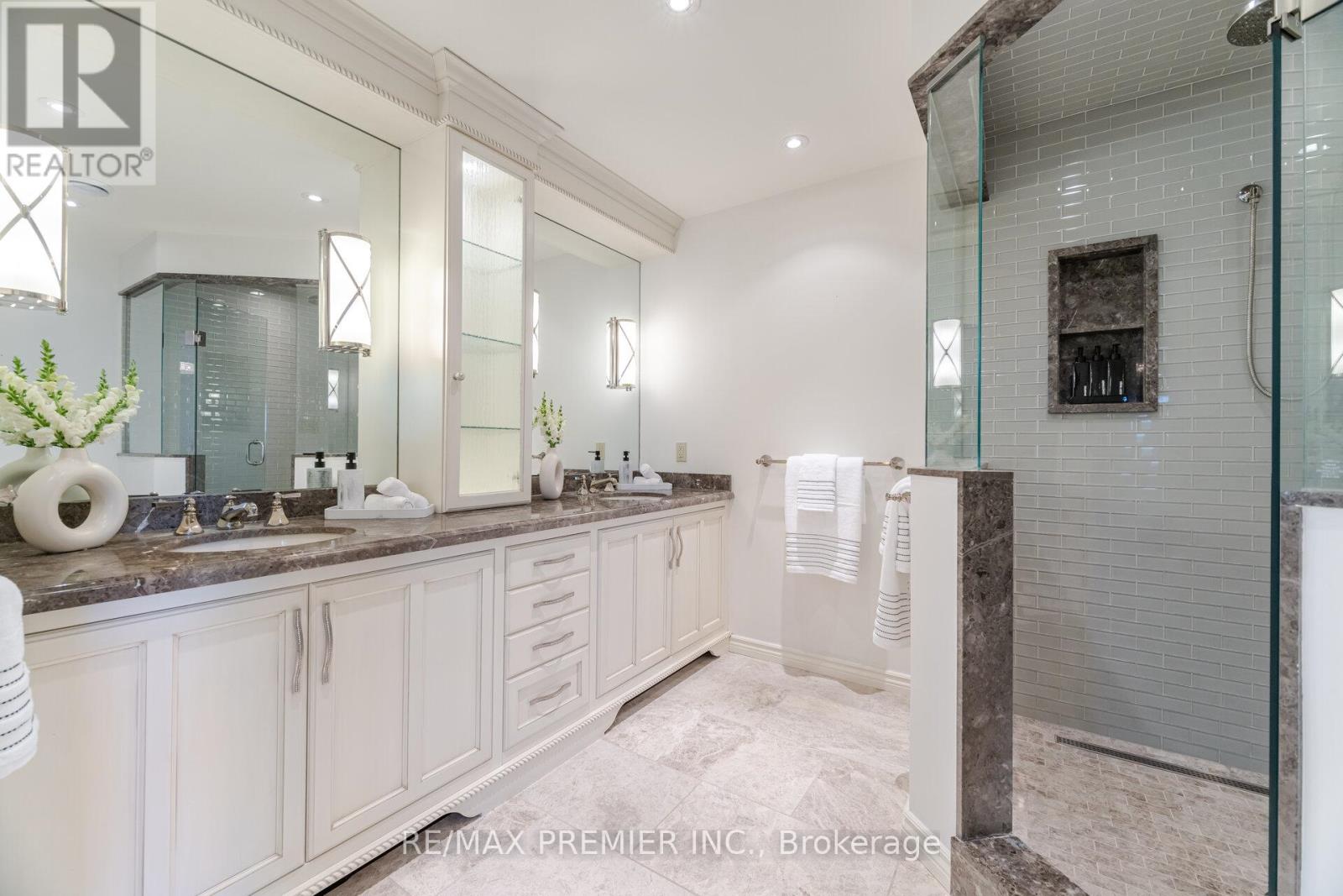 18 Ingleview Drive, Caledon, Ontario  L7C 1P3 - Photo 31 - W12458136
