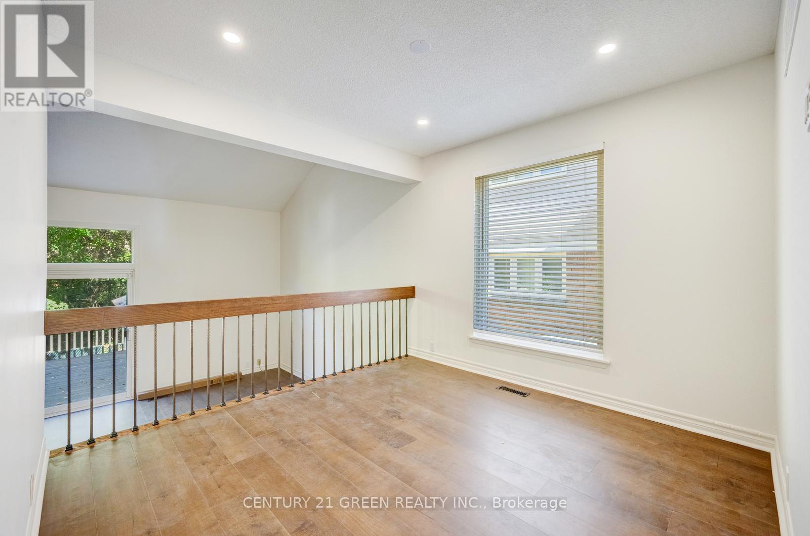 22 Davenrich Court, Brampton, Ontario  L6Z 1N6 - Photo 14 - W12458138