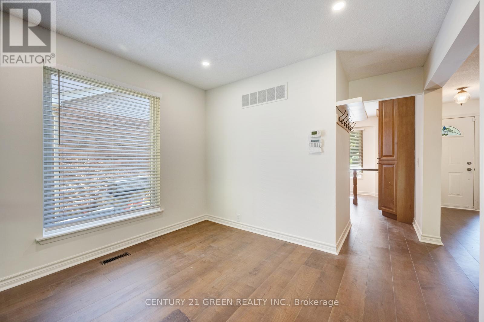 22 Davenrich Court, Brampton, Ontario  L6Z 1N6 - Photo 15 - W12458138