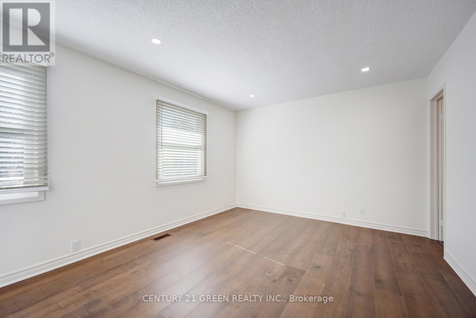 22 Davenrich Court, Brampton, Ontario  L6Z 1N6 - Photo 23 - W12458138