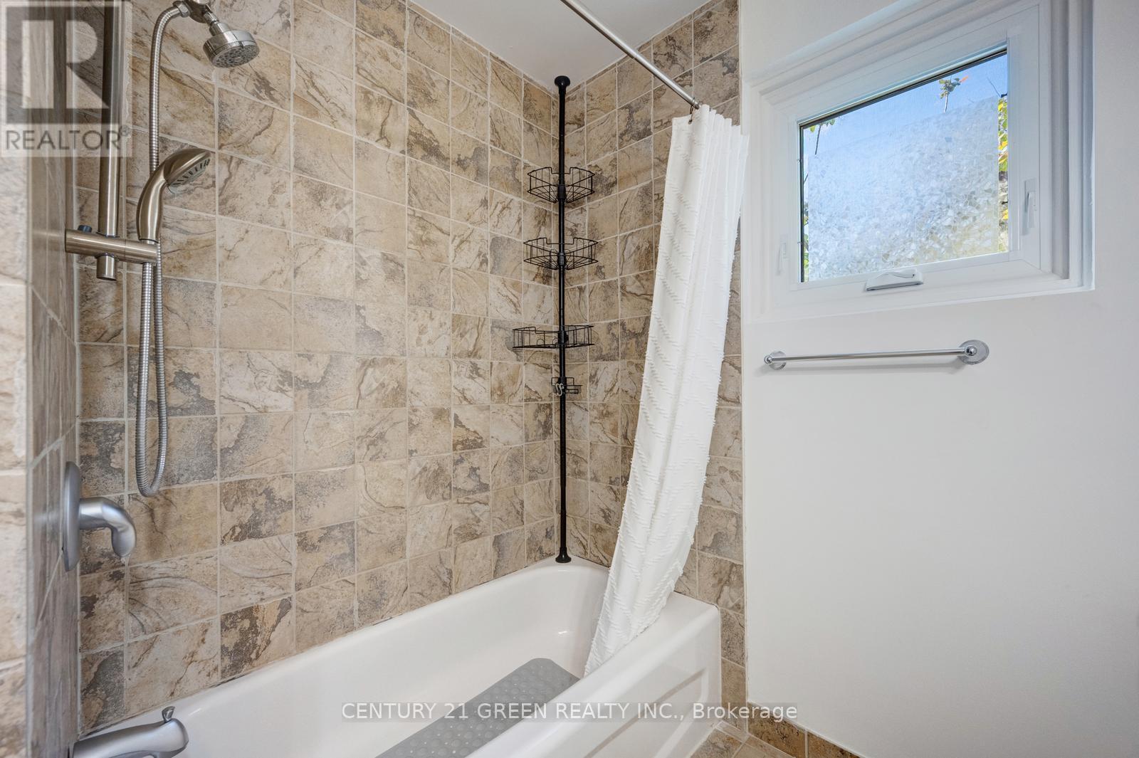 22 Davenrich Court, Brampton, Ontario  L6Z 1N6 - Photo 29 - W12458138
