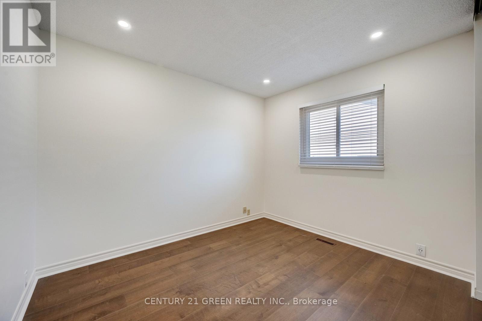 22 Davenrich Court, Brampton, Ontario  L6Z 1N6 - Photo 30 - W12458138