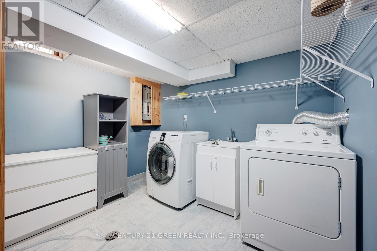 22 Davenrich Court, Brampton, Ontario  L6Z 1N6 - Photo 39 - W12458138