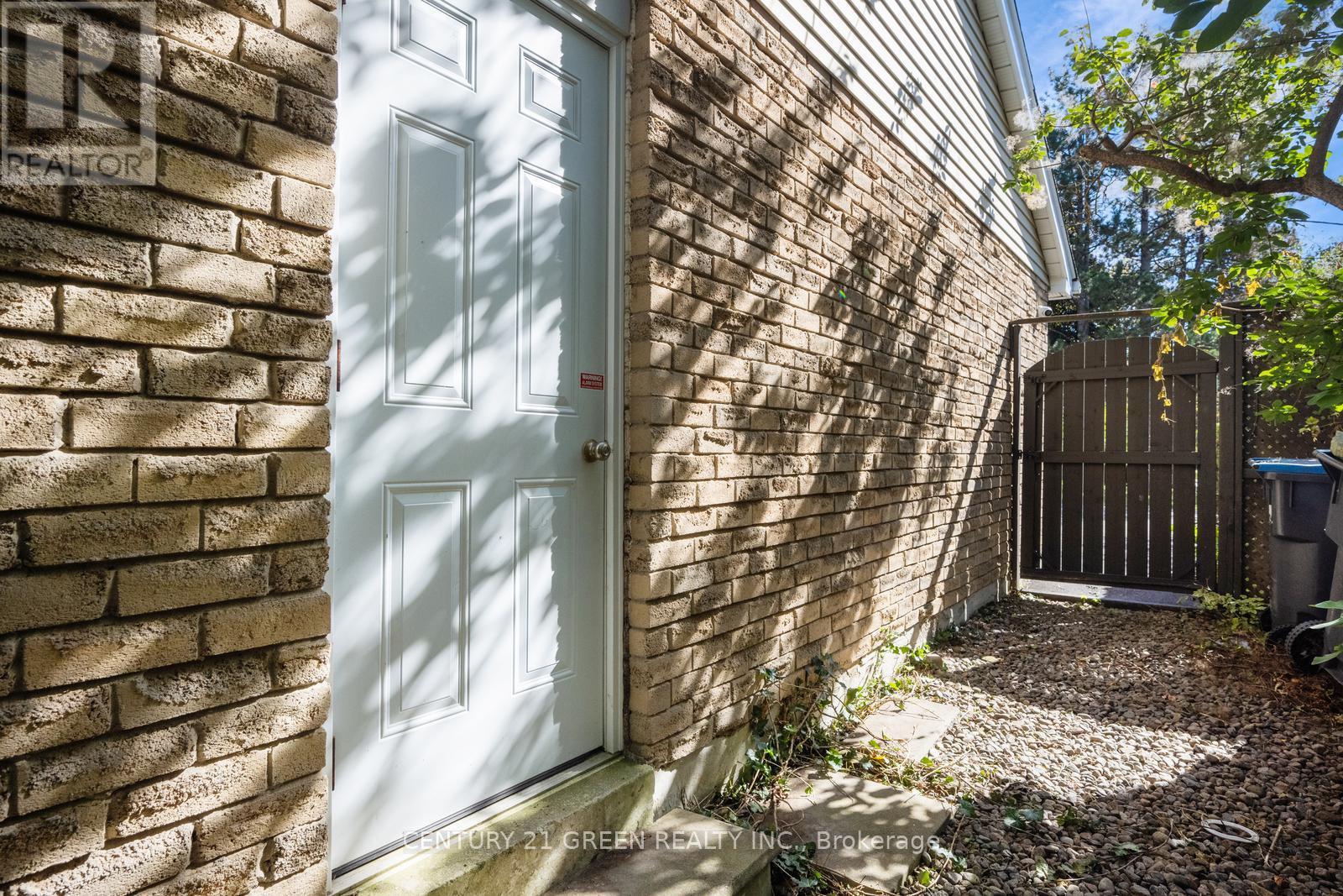 22 Davenrich Court, Brampton, Ontario  L6Z 1N6 - Photo 50 - W12458138