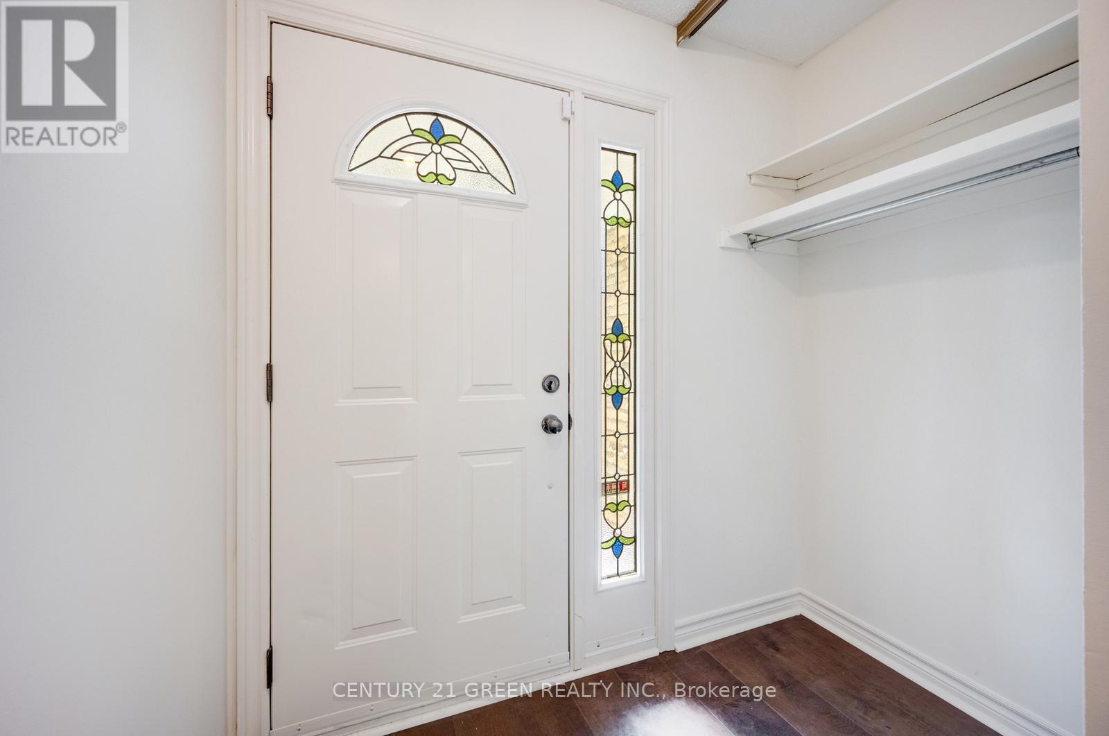 22 Davenrich Court, Brampton, Ontario  L6Z 1N6 - Photo 6 - W12458138