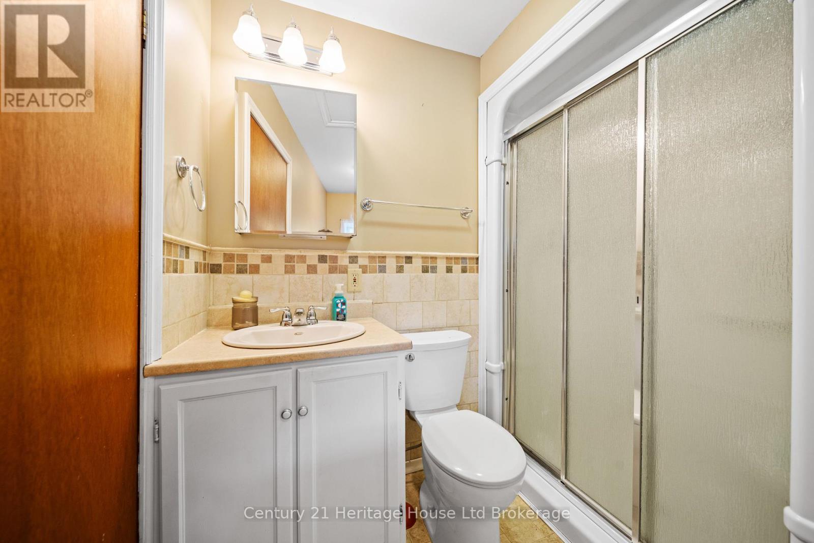 16 Arthur Street, Woodstock (Woodstock - North), Ontario  N4S 7H1 - Photo 15 - X12458187