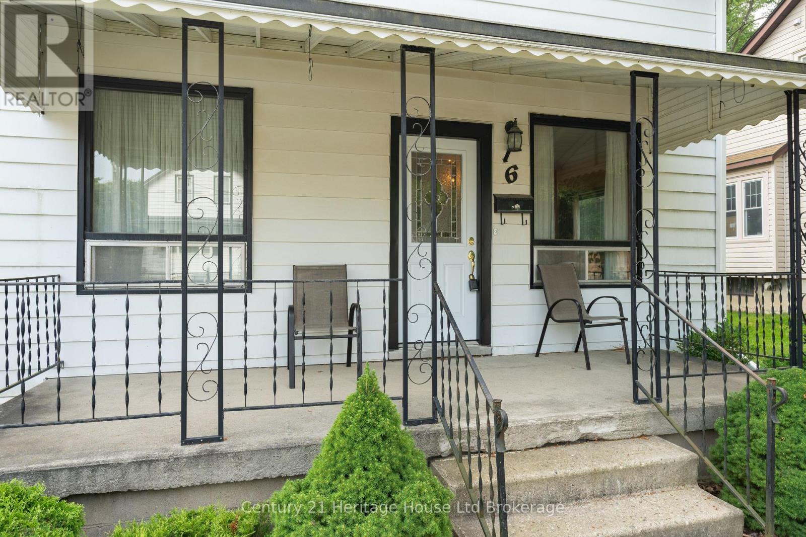 16 Arthur Street, Woodstock (Woodstock - North), Ontario  N4S 7H1 - Photo 2 - X12458187