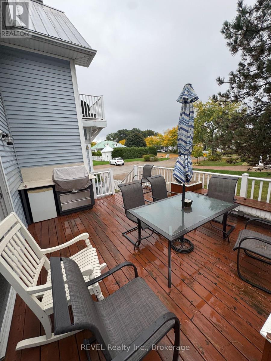 37 Newport Beach Boulevard, Fort Erie, Ontario  L0S 1B0 - Photo 15 - X12458179