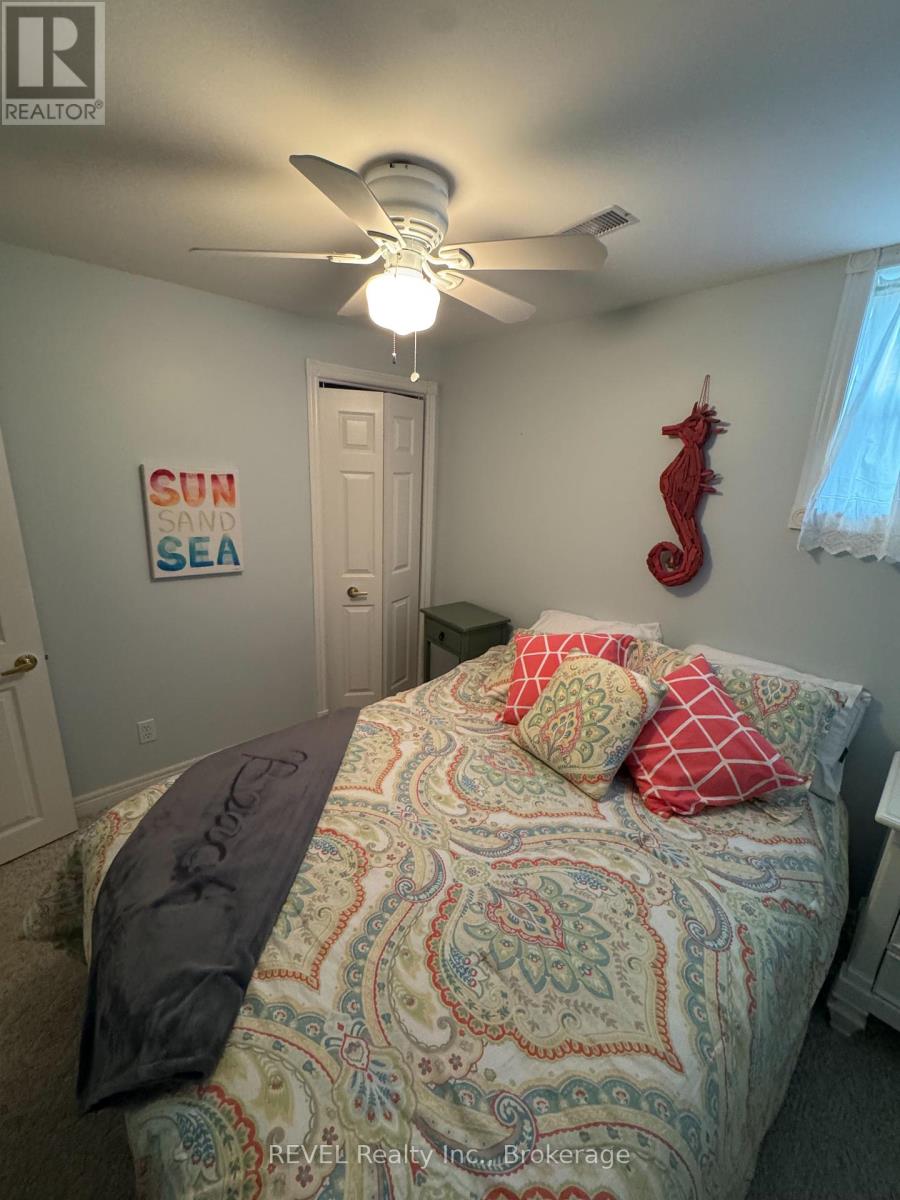 37 Newport Beach Boulevard, Fort Erie, Ontario  L0S 1B0 - Photo 17 - X12458179