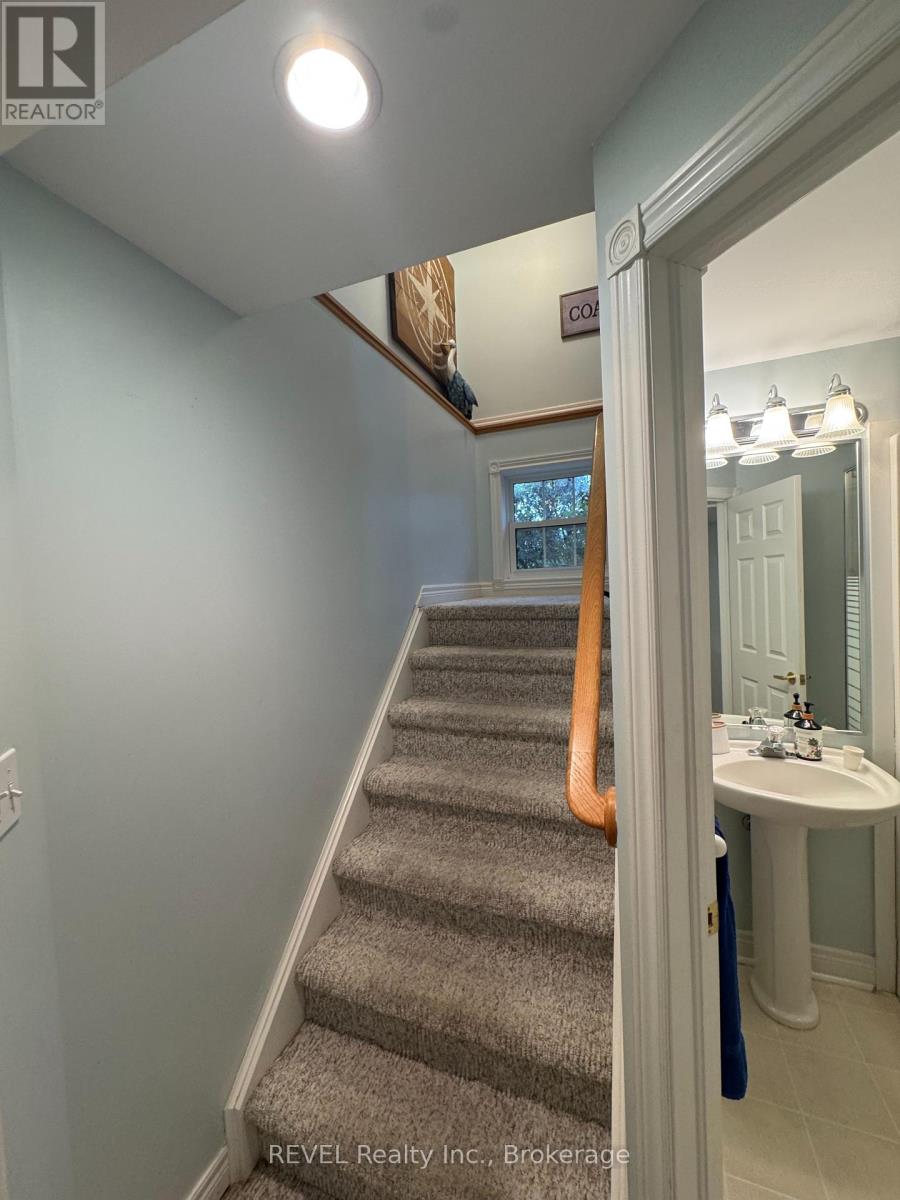 37 Newport Beach Boulevard, Fort Erie, Ontario  L0S 1B0 - Photo 22 - X12458179