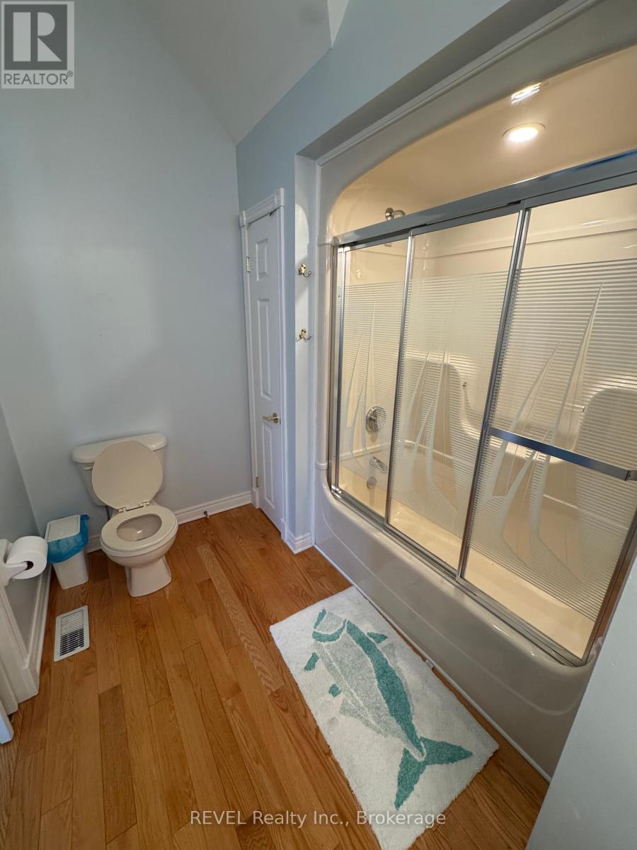 37 Newport Beach Boulevard, Fort Erie, Ontario  L0S 1B0 - Photo 32 - X12458179
