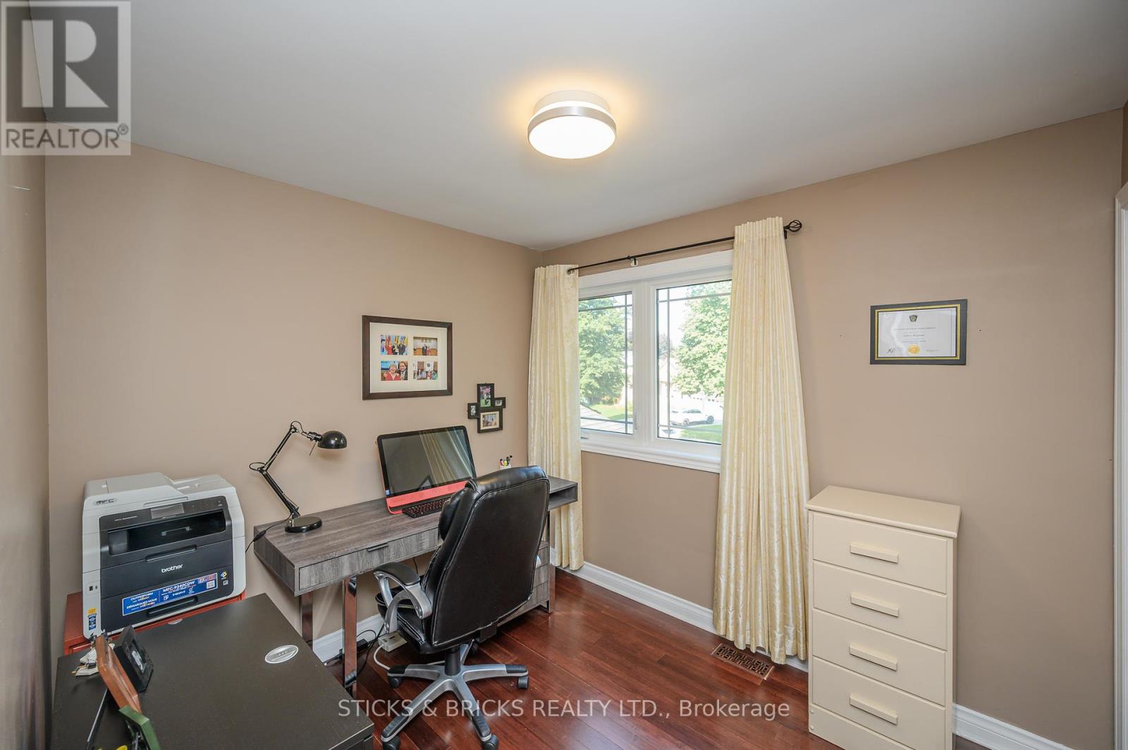 7102 Burbank Crescent, Niagara Falls, Ontario  L2J 4E7 - Photo 39 - X12458186