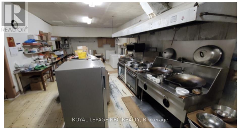 310 St. Paul Street, St. Catharines, Ontario  L2R 3M9 - Photo 4 - X12458193