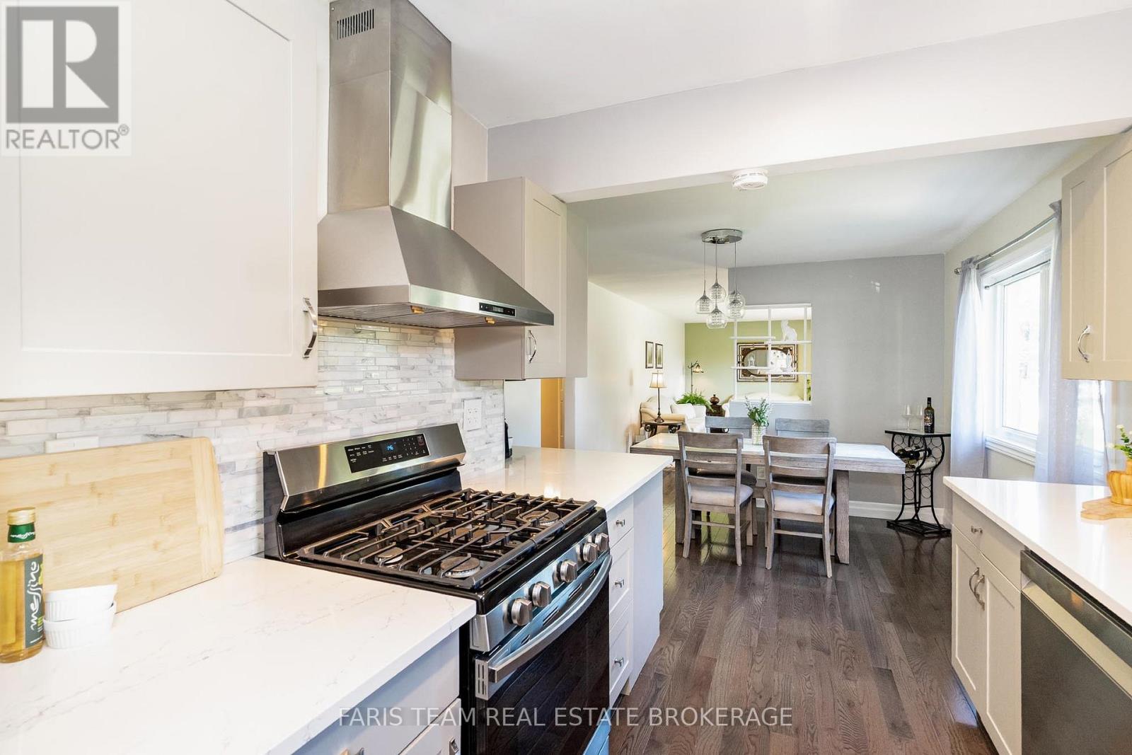 78 Mckibbon Drive, Meaford, Ontario  N4L 1C6 - Photo 11 - X12458141
