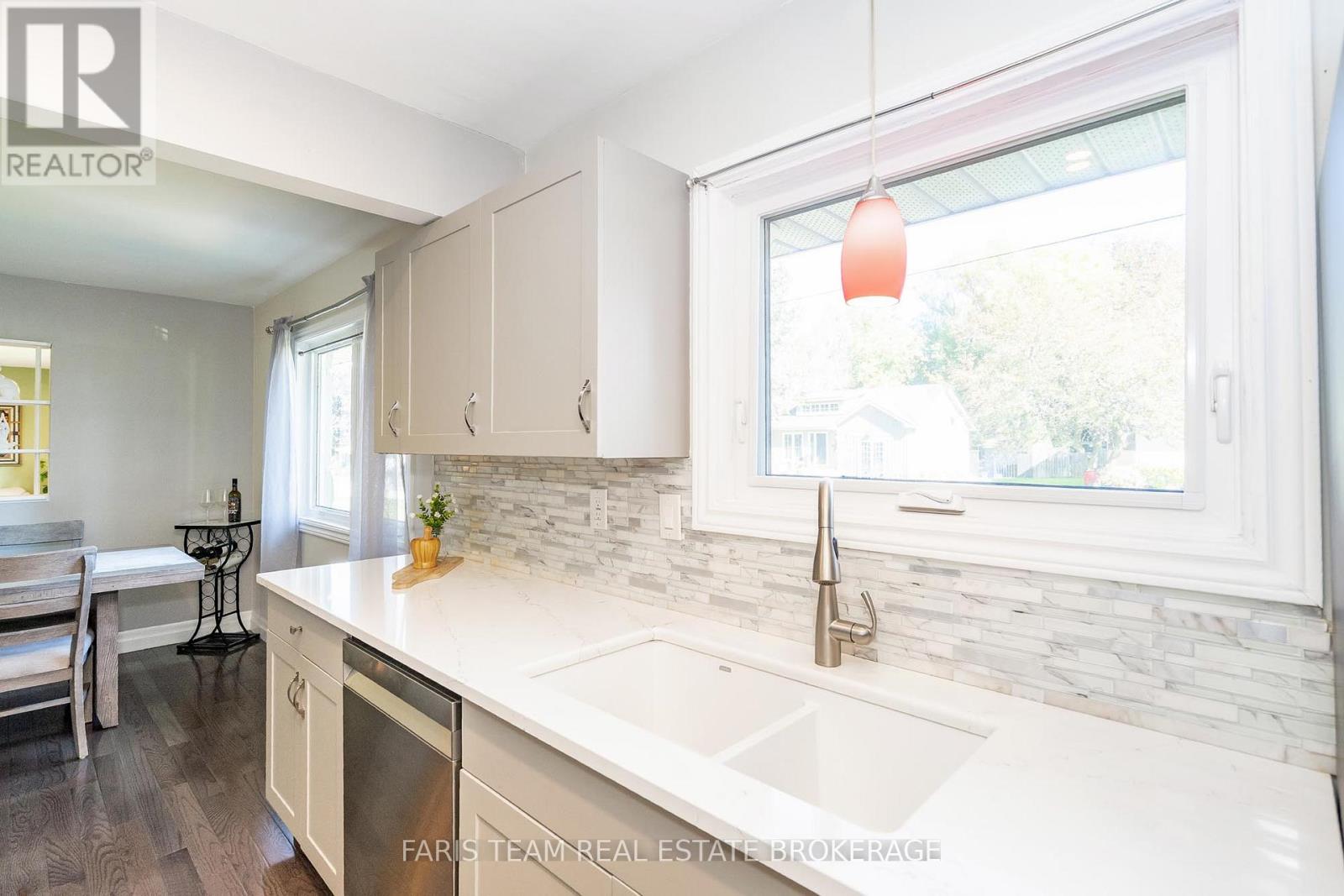 78 Mckibbon Drive, Meaford, Ontario  N4L 1C6 - Photo 12 - X12458141