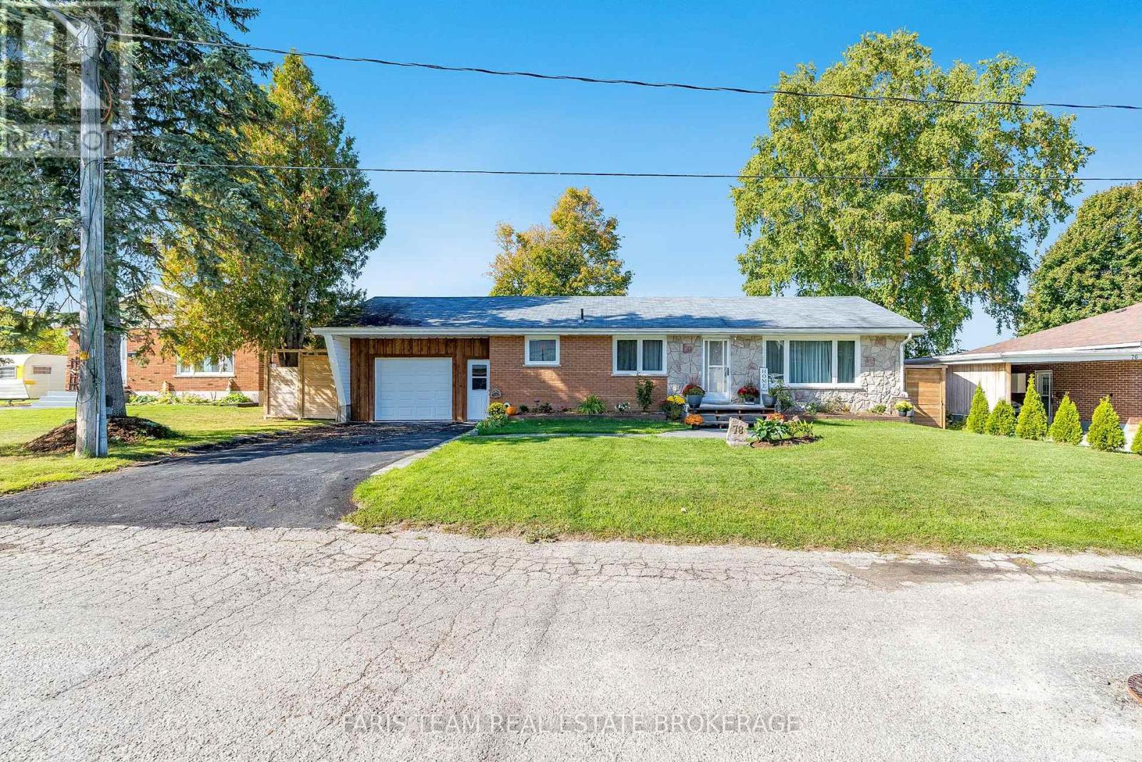 78 Mckibbon Drive, Meaford, Ontario  N4L 1C6 - Photo 3 - X12458141